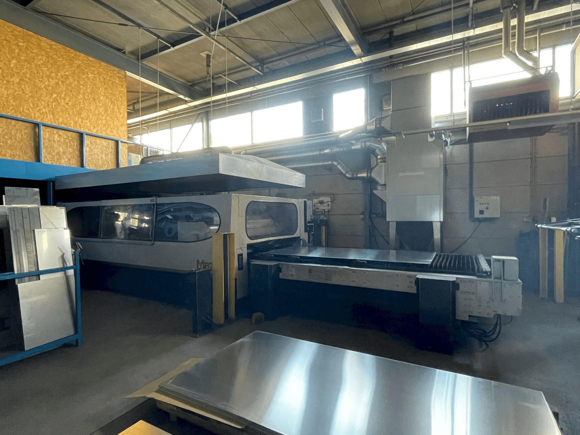 Vista Frontal da Mazak HyperGear 510 máquina