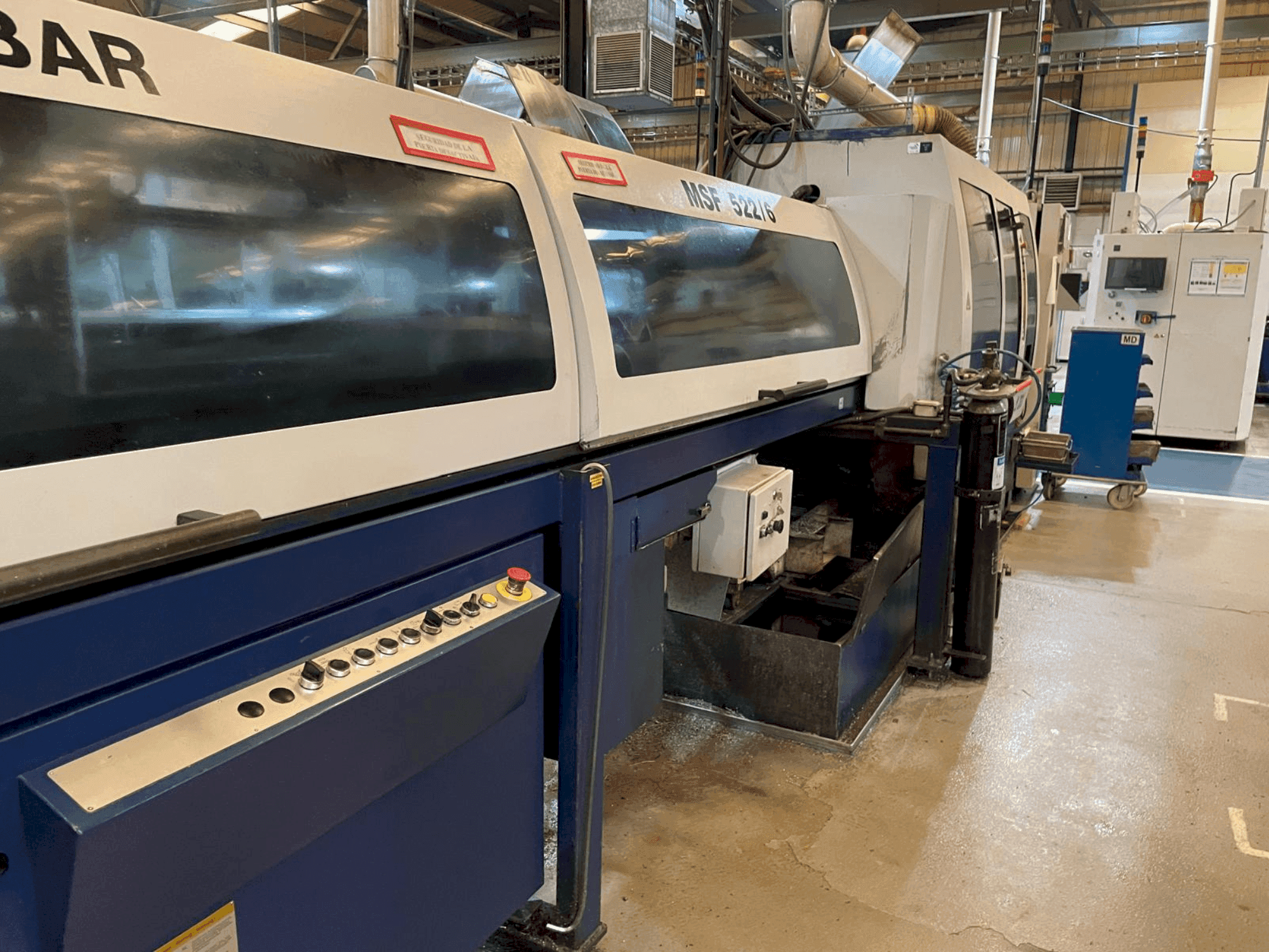 Vista Frontal da Tornos-Bechler MultiDeco 26-6 (2000) máquina