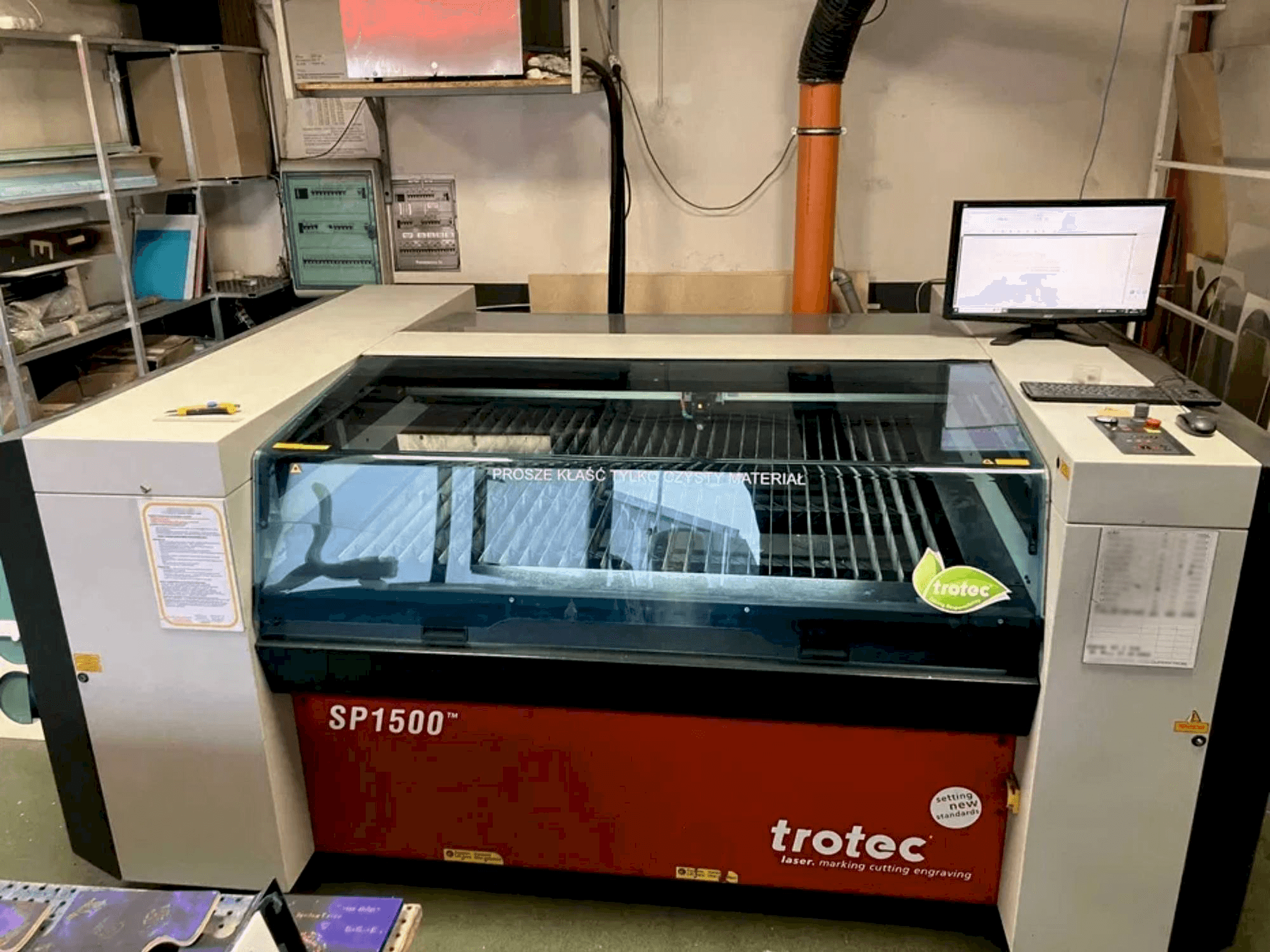 Vista Frontal da Trotec SP1500 máquina