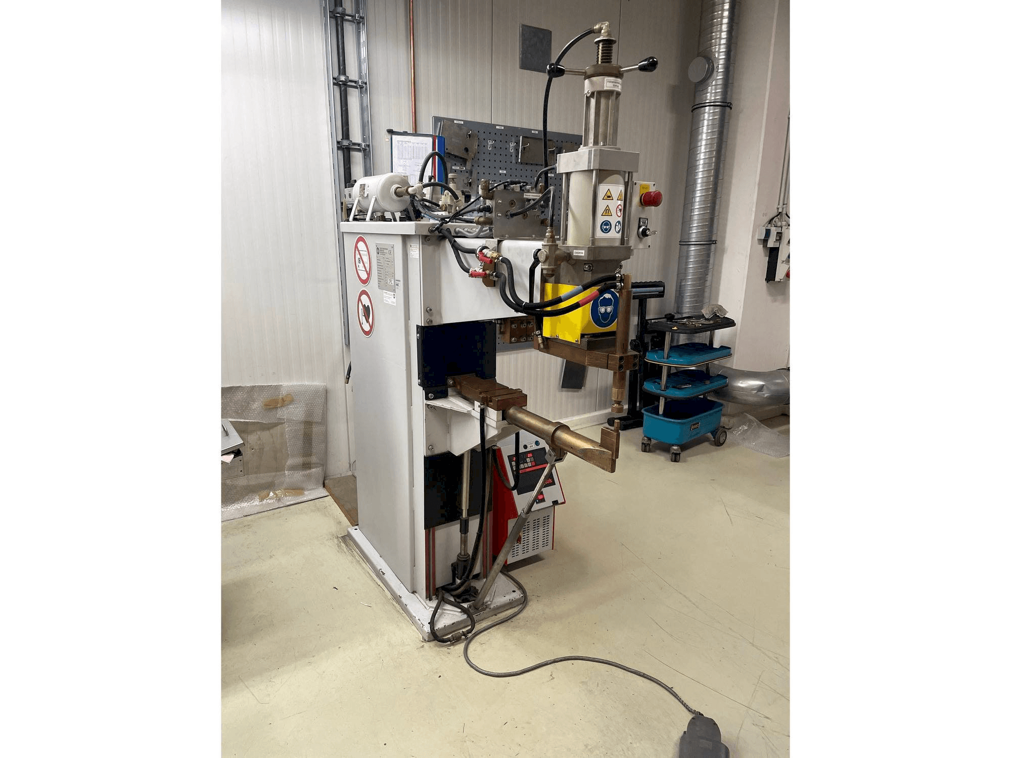 Vista Frontal da ESD 8212 S máquina