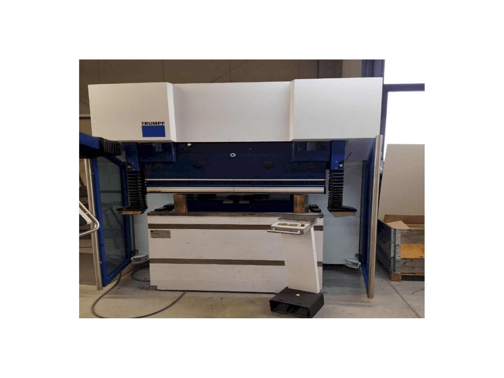 Vista Frontal da TRUMPF V500 máquina