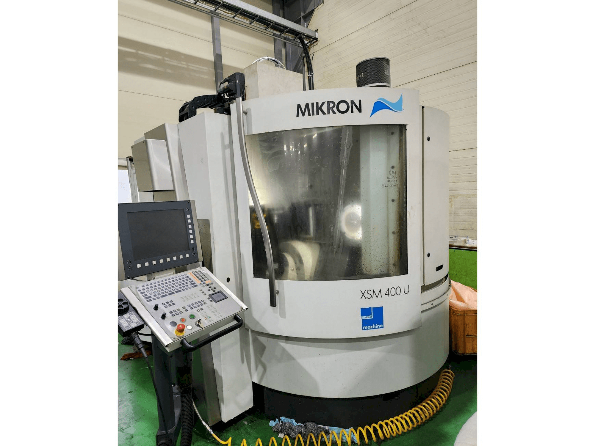 Vista Frontal da MIKRON XSM 400 U máquina