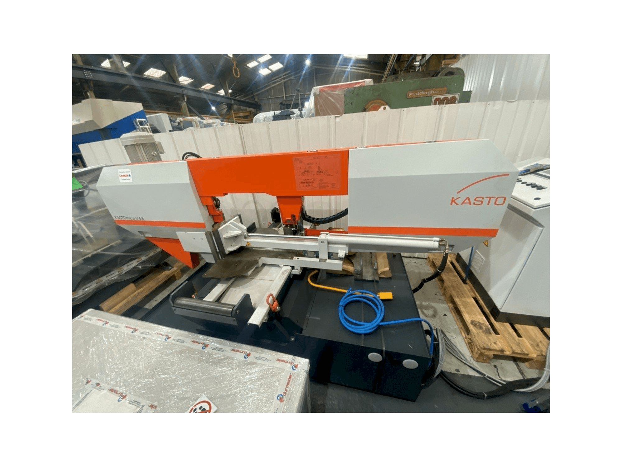 Vista Frontal da KASTO KASTOmicut U 4.6 máquina