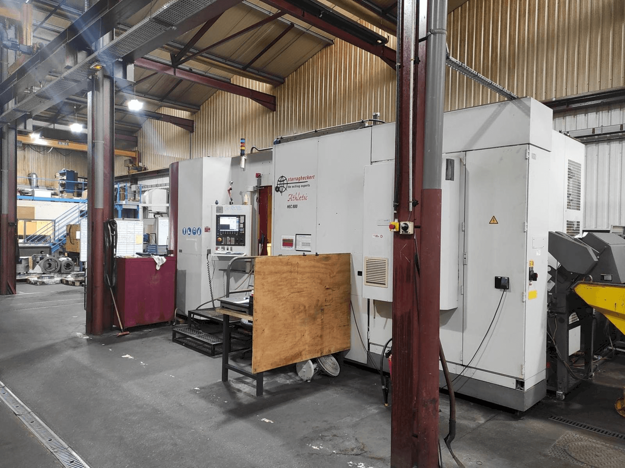 Vista Frontal da Starrag HEC 800 - 5 AXES máquina