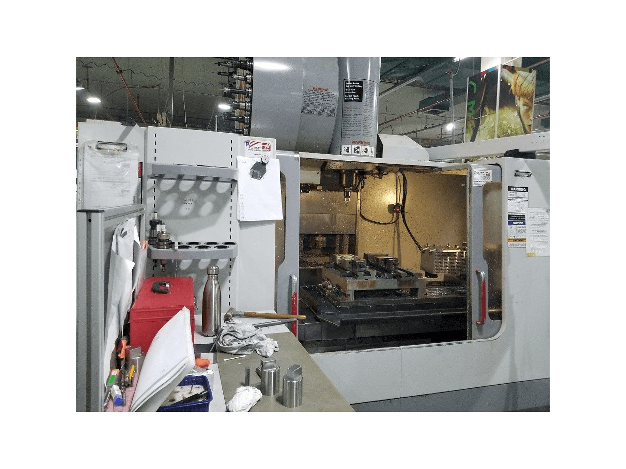 Vista Frontal da HAAS VF-4SS máquina