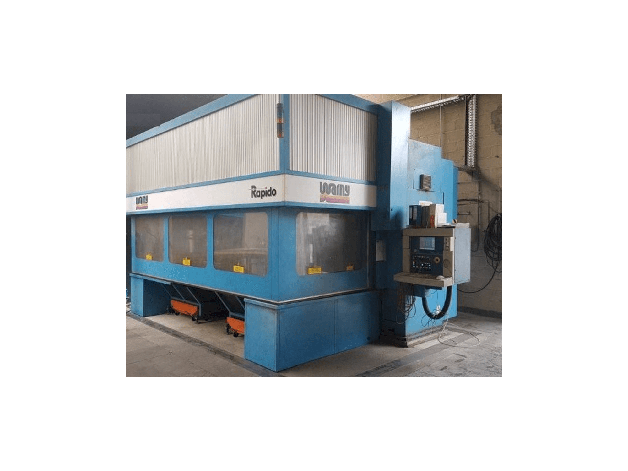 Vista Frontal da Prima Power Rapido 5 máquina