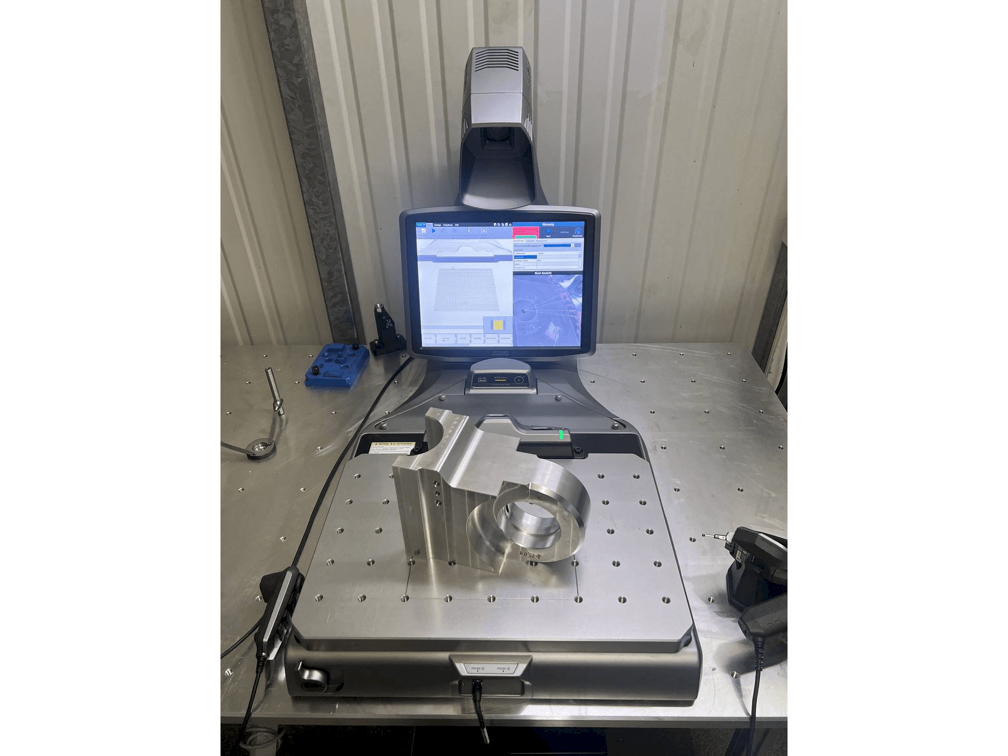 Vista Frontal da KEYENCE XM-C1000 máquina