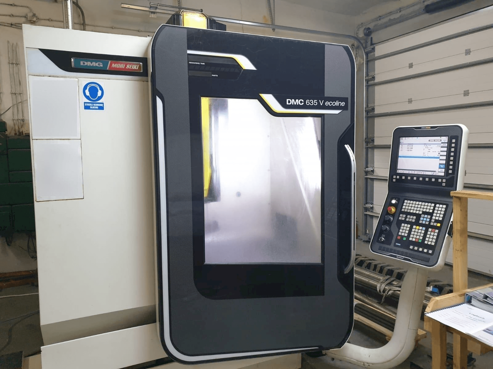 Vista Frontal da DMG DMC 635 V ecoline máquina