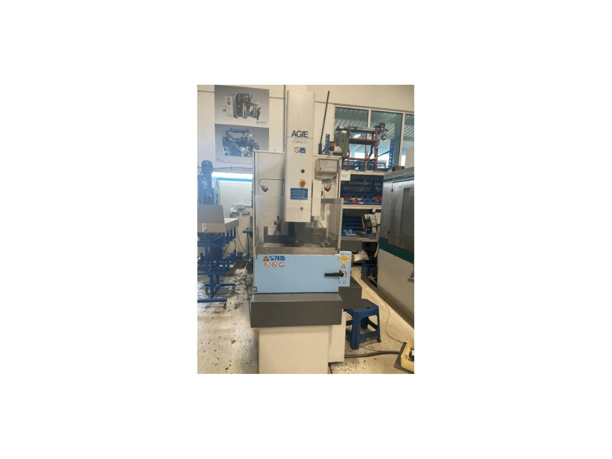 Vista Frontal da AGIE Agietron Compact 1 máquina