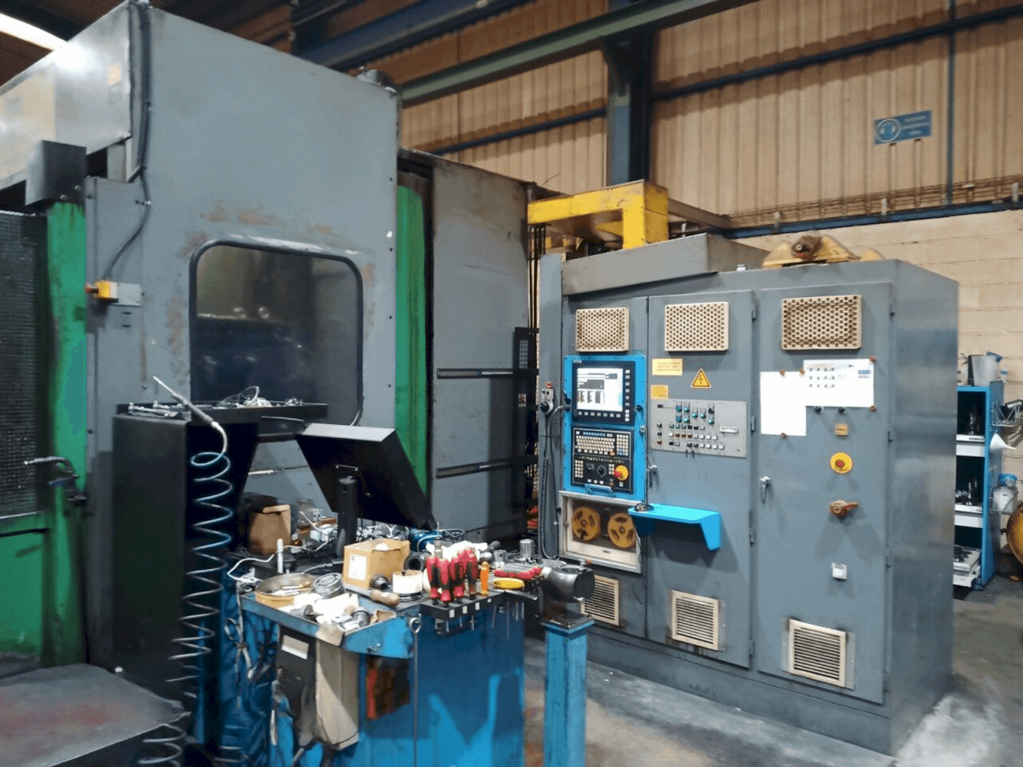 Vista Frontal da Correa XB-420 máquina