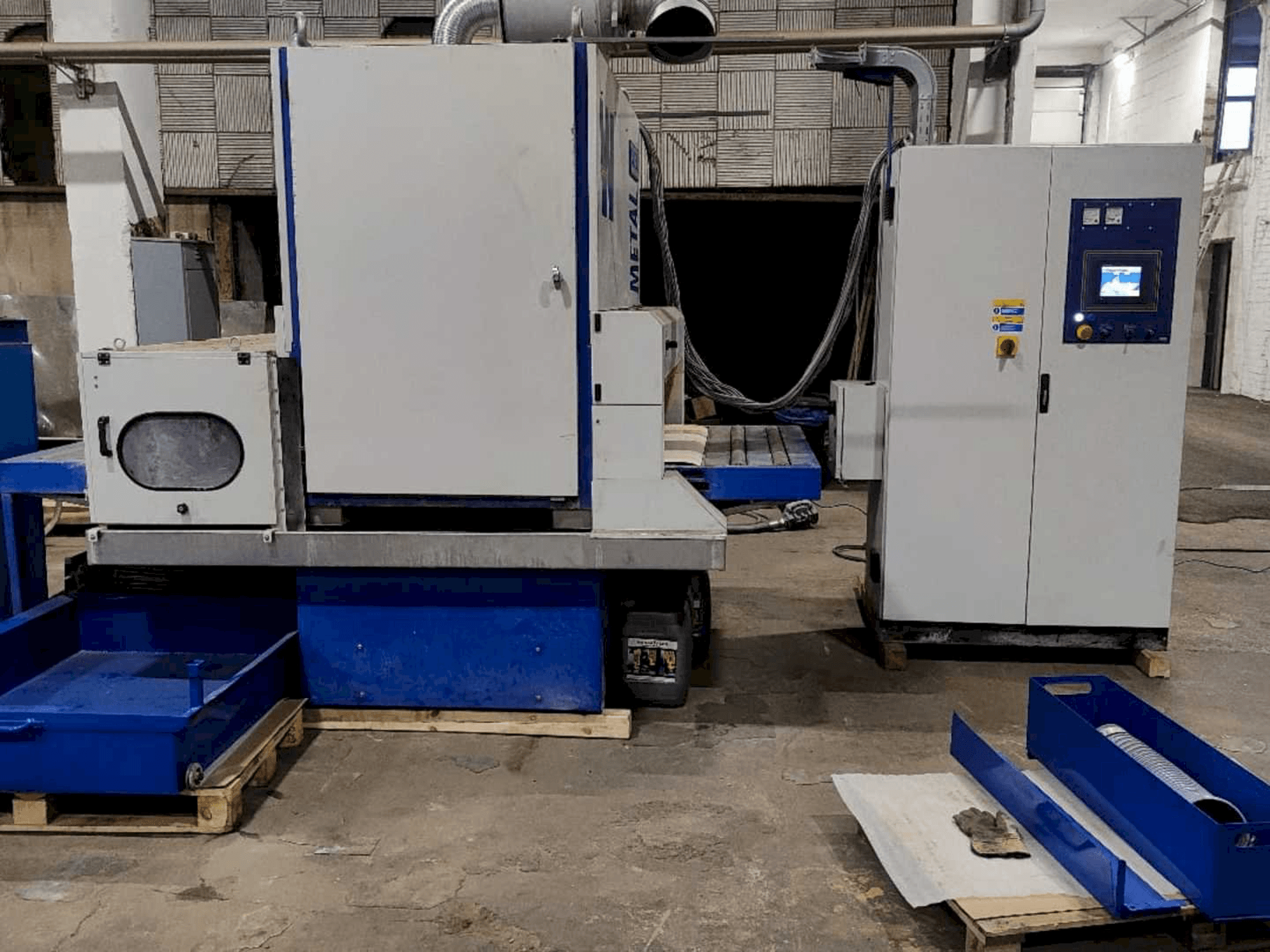 Vista Lateral Esquerda da Costa WD CV 1300 máquina