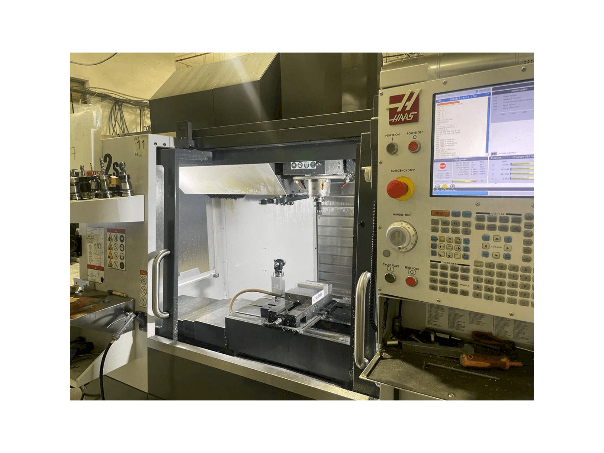 Vista Frontal da HAAS VF-2SS máquina