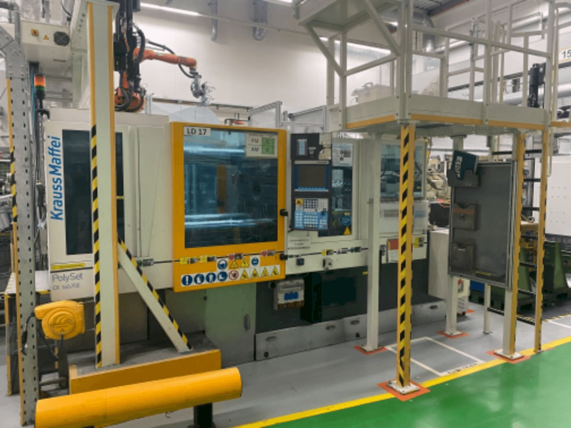 Vista Frontal da Krauss Maffei 160/750 CX POL máquina