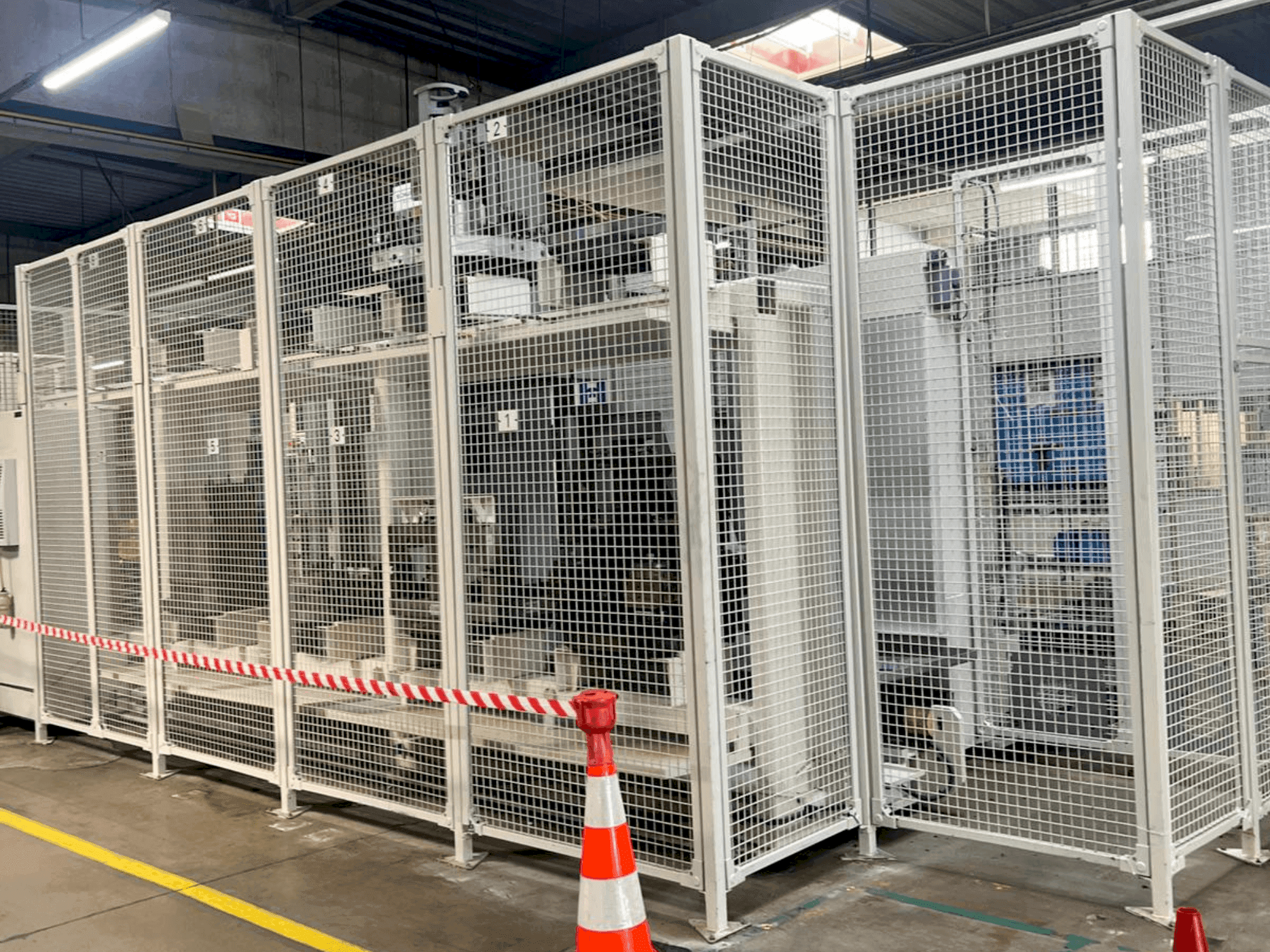 Vista Frontal da HELLER MCH 250 máquina