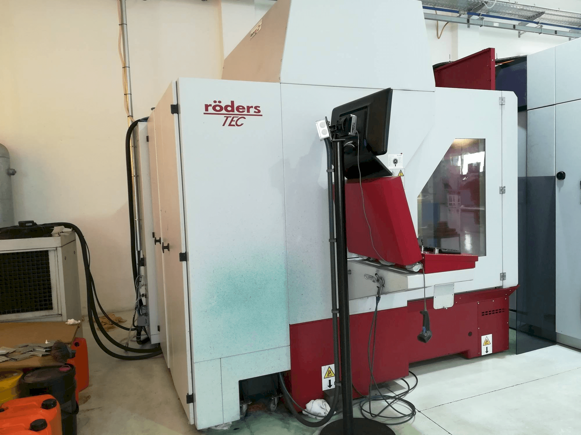 Vista Frontal da Röders RXP 801 máquina