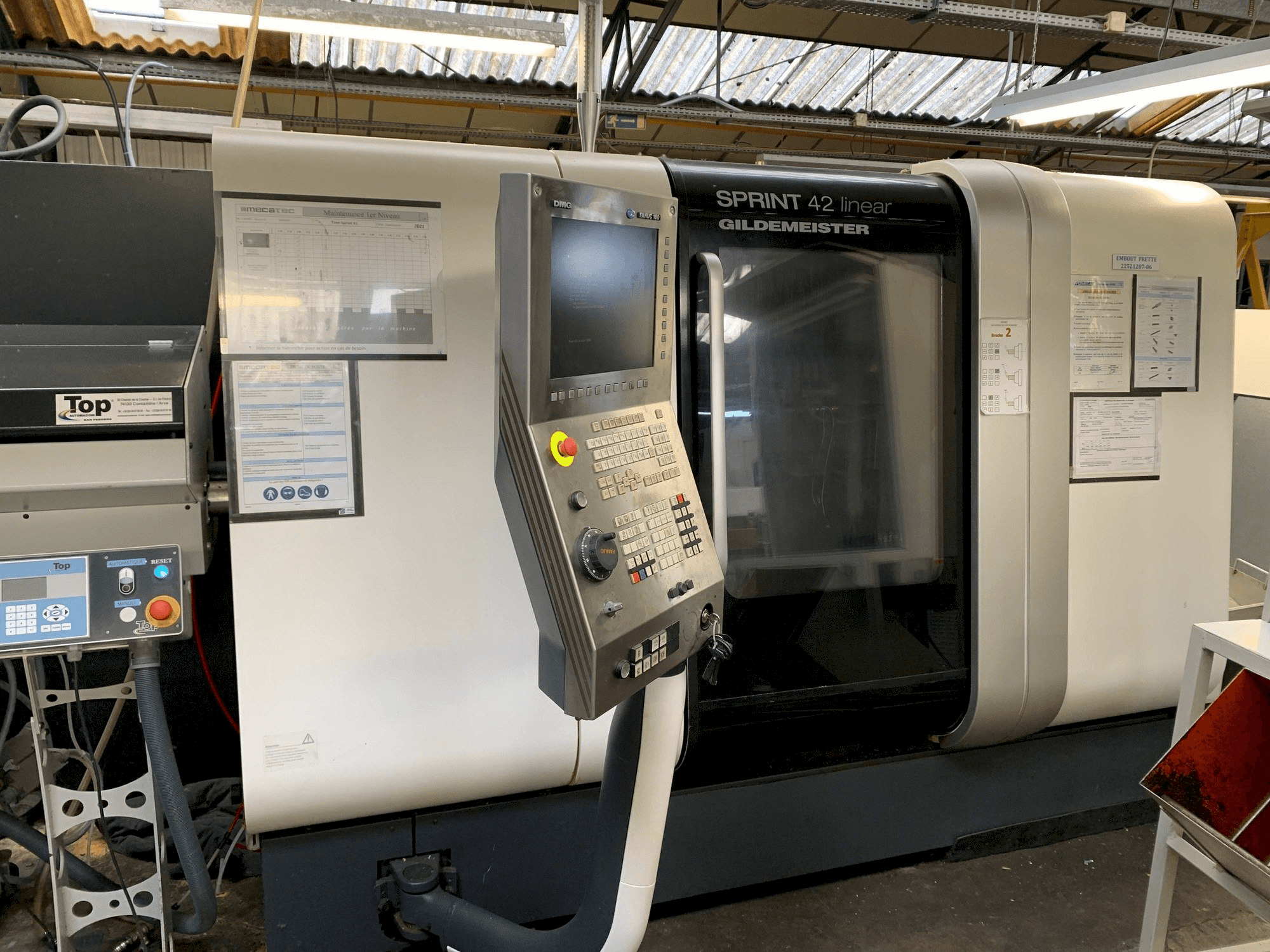 Vista Frontal da DMG SPRINT 42 linear máquina