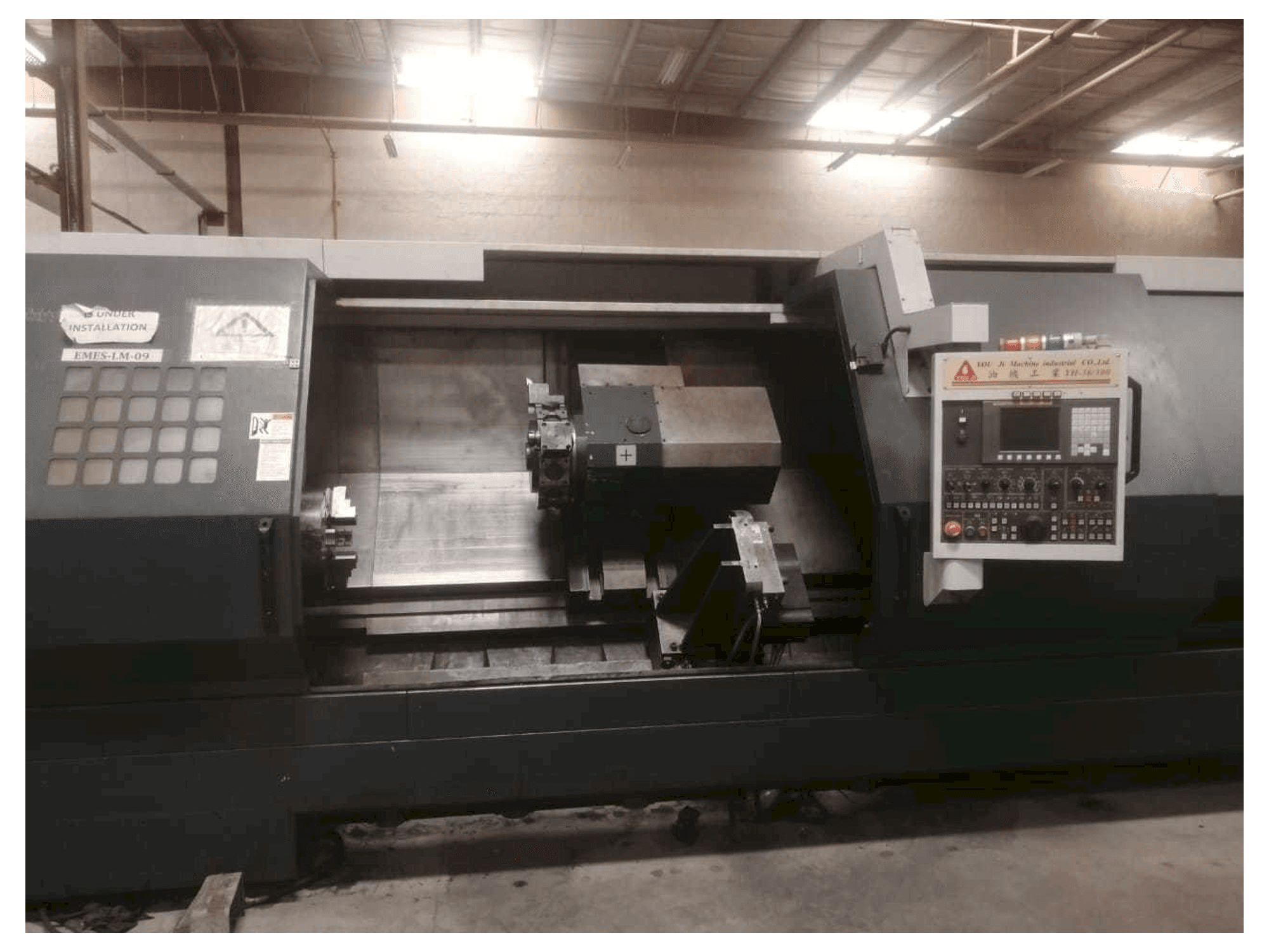 Vista Frontal da YOU JI YH-36+C/300 máquina