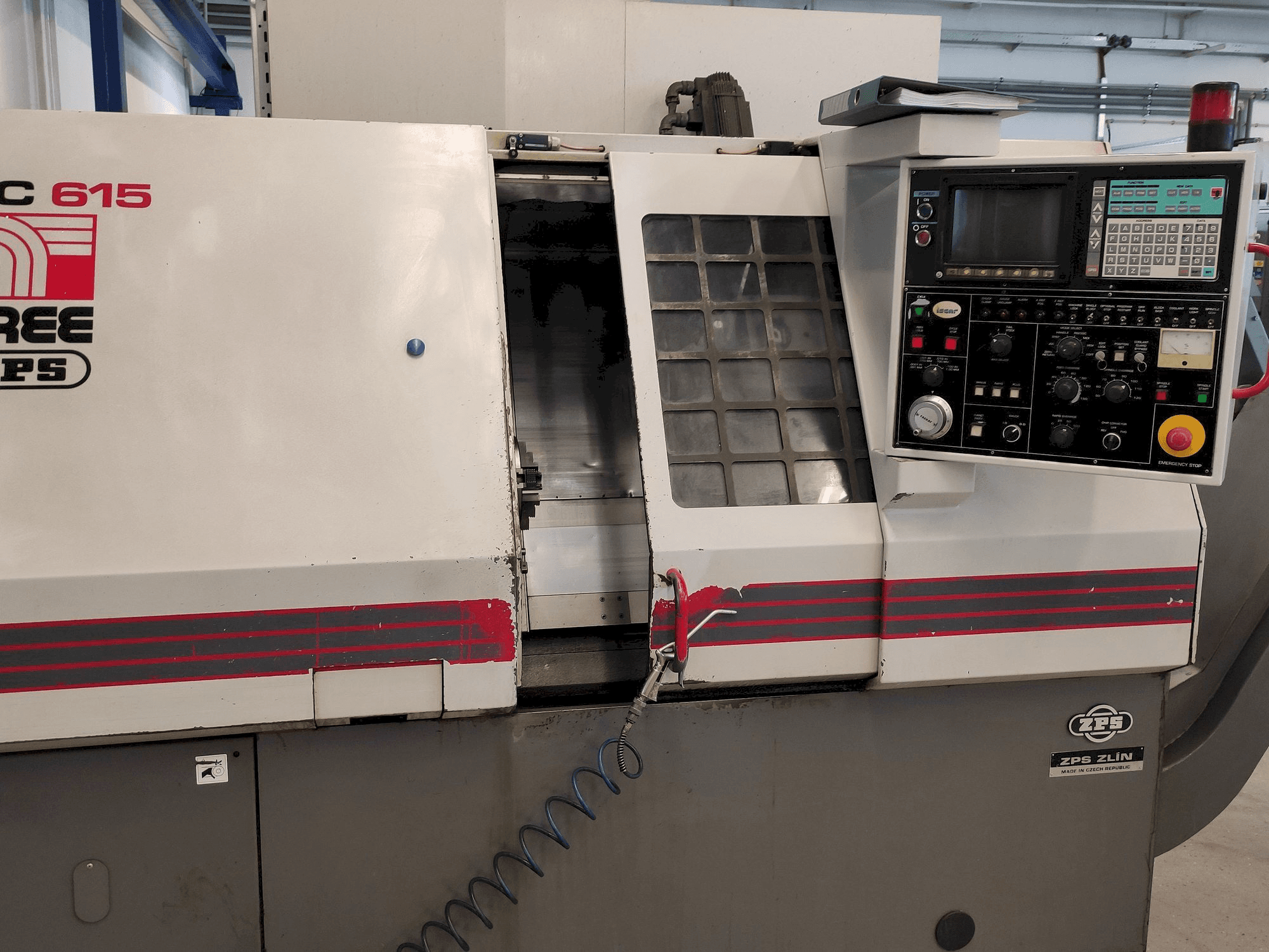 Vista Frontal da ZPS S-50 (TC-615) máquina