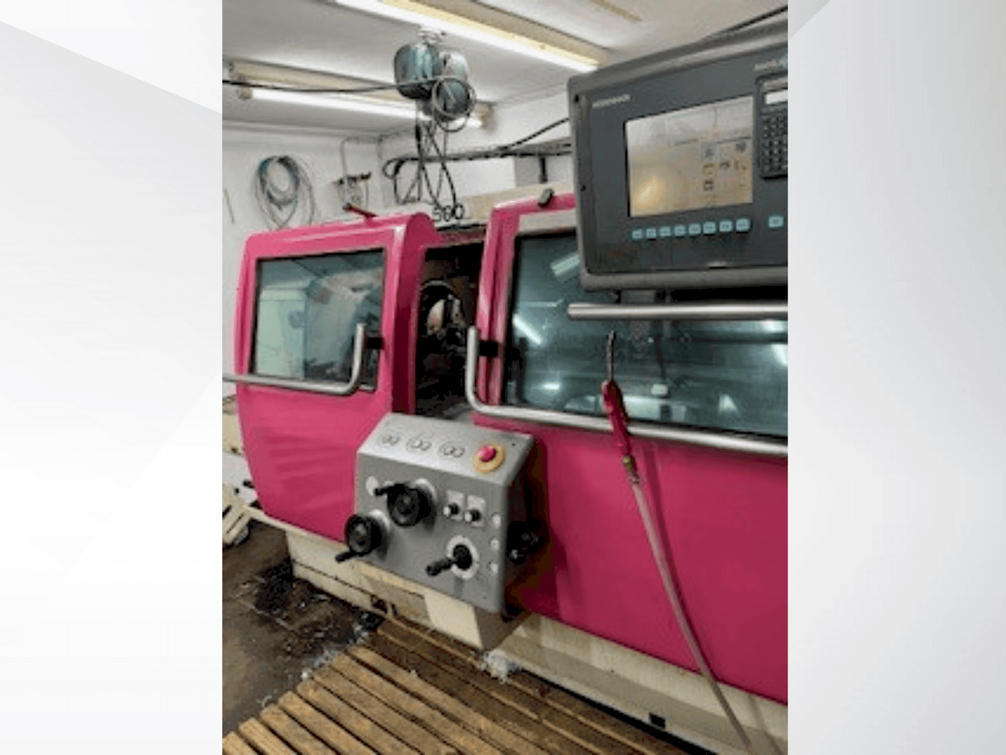 Vista Frontal da Gildemeister NEF Plus 500 (1998) máquina