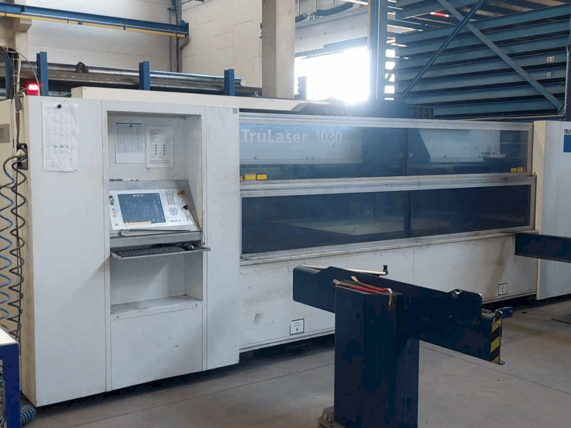 Vista Frontal da Trumpf TruLaser 1030 máquina