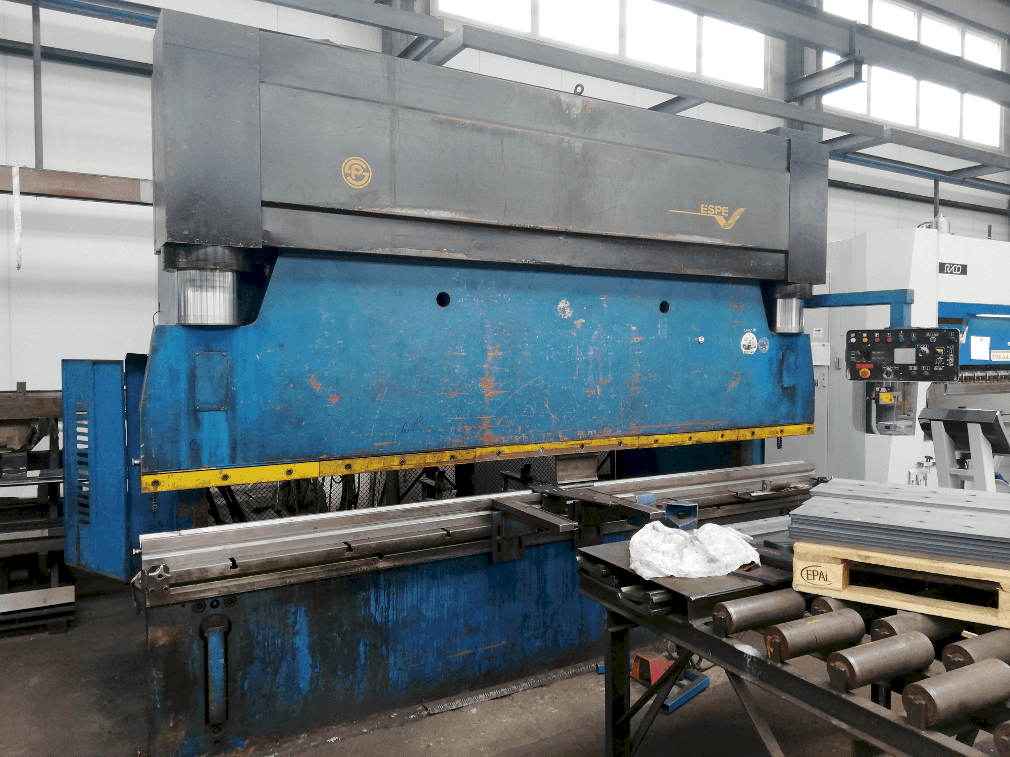 Vista Frontal da ESPE CTO 250/4000N máquina