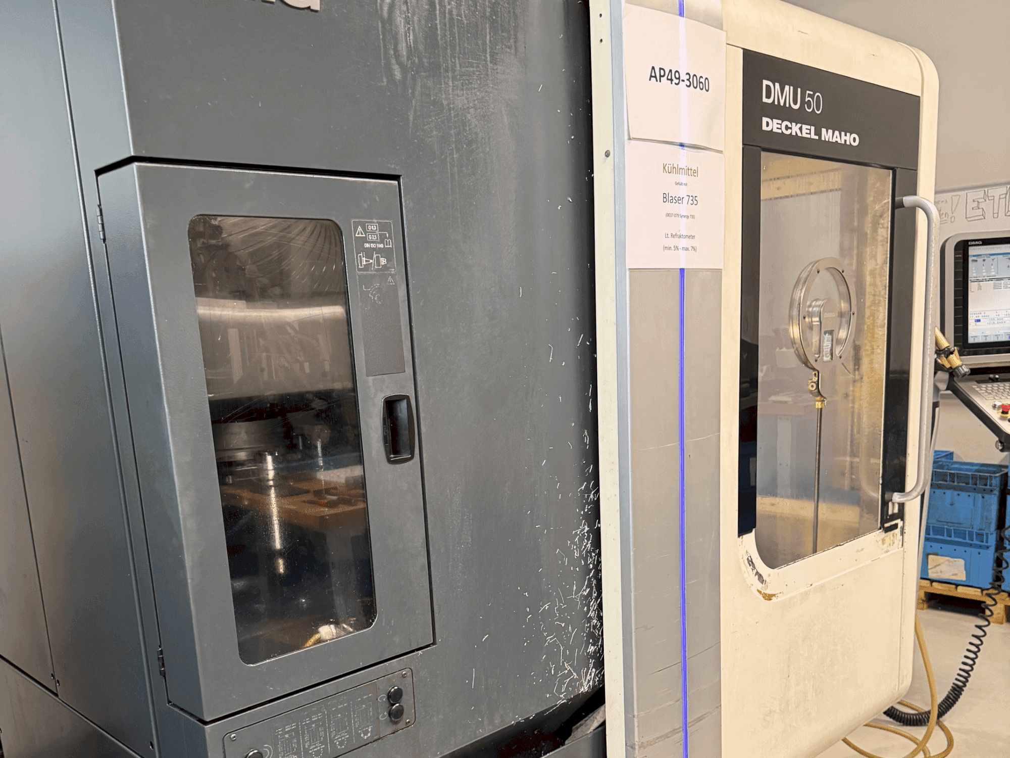 Vista Frontal da DMG DECKEL MAHO DMU 50 máquina