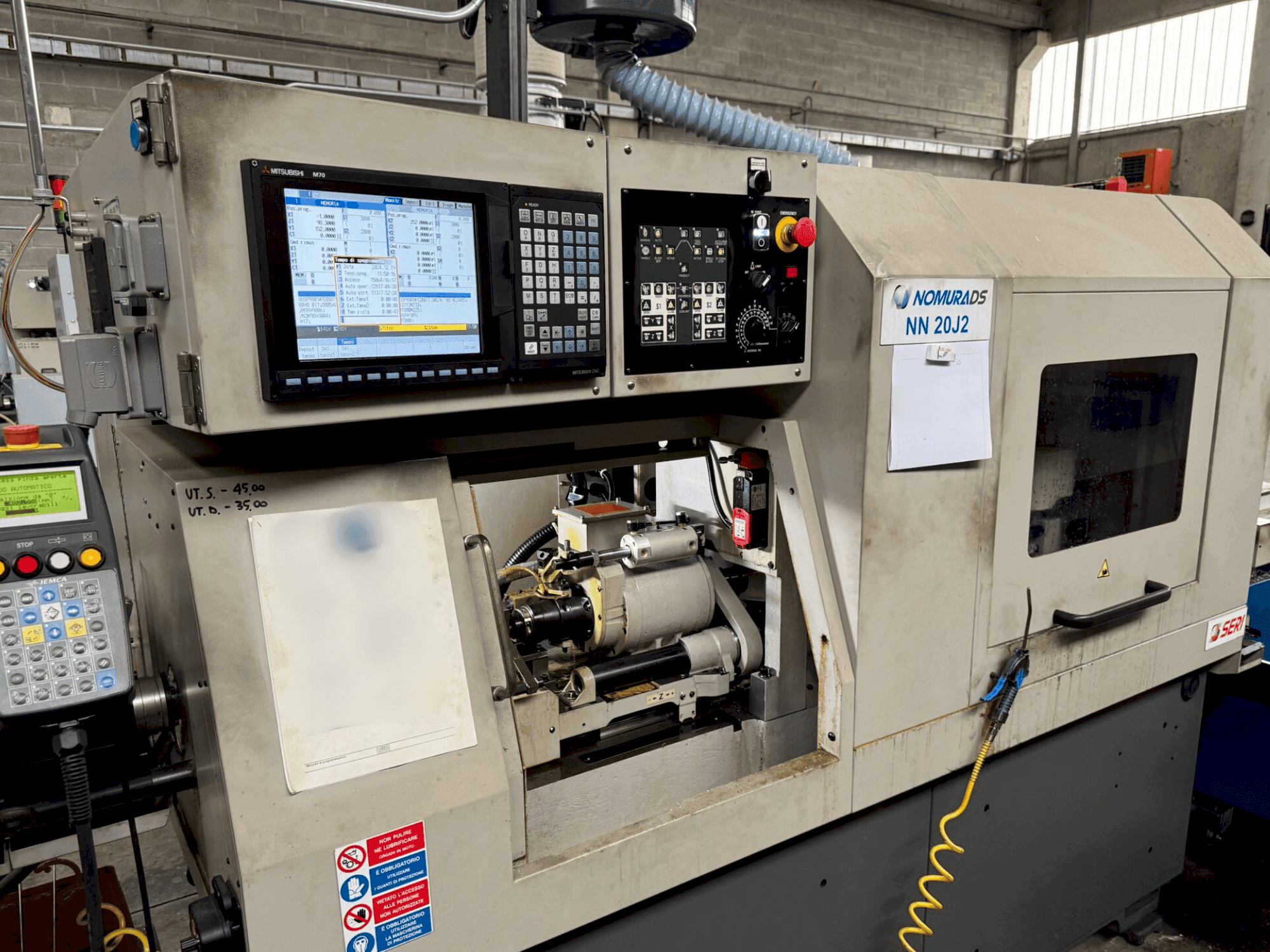 Vista Frontal da NOMURA NN-20 J2 máquina