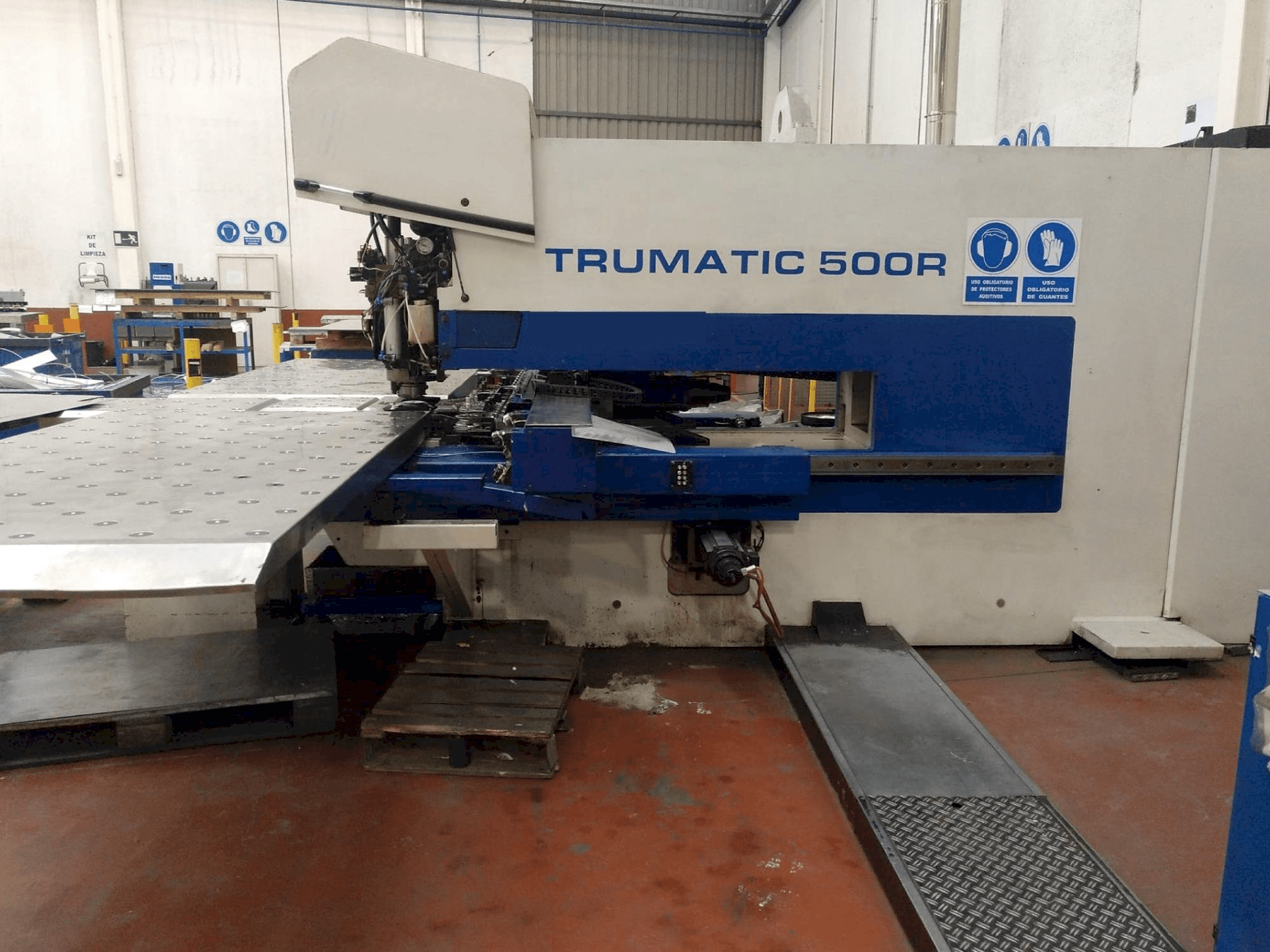 Vista Frontal da Trumpf Trumatic 500 máquina
