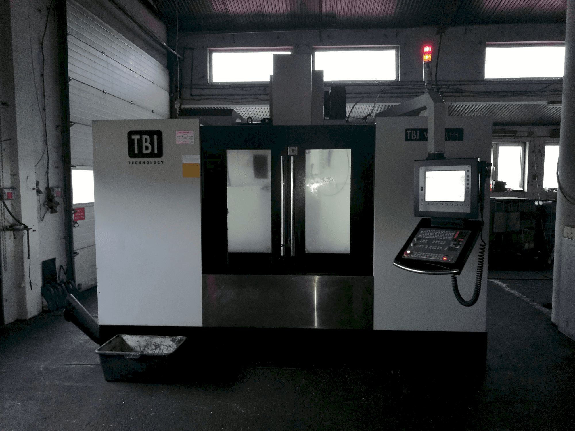 Vista Frontal da TBI VC 1270 HH máquina