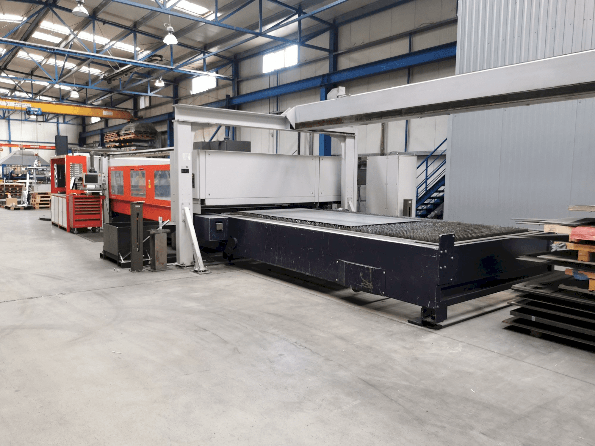 Vista Frontal da Bystronic Bystar 4020 máquina