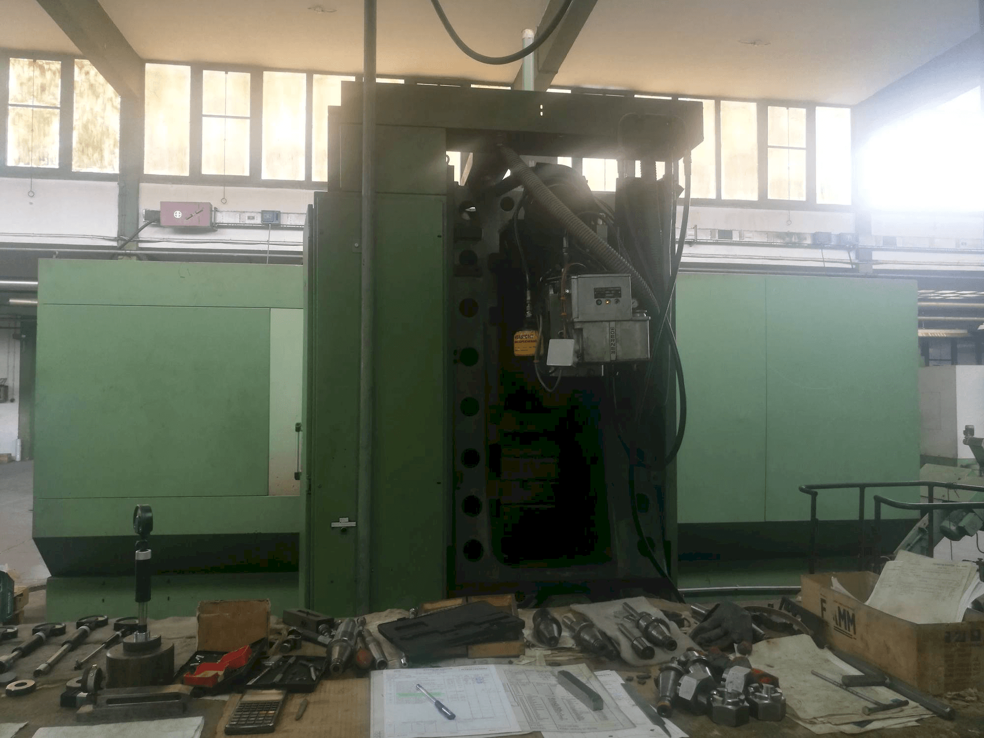 Vista Frontal da HELLER PFU3 máquina