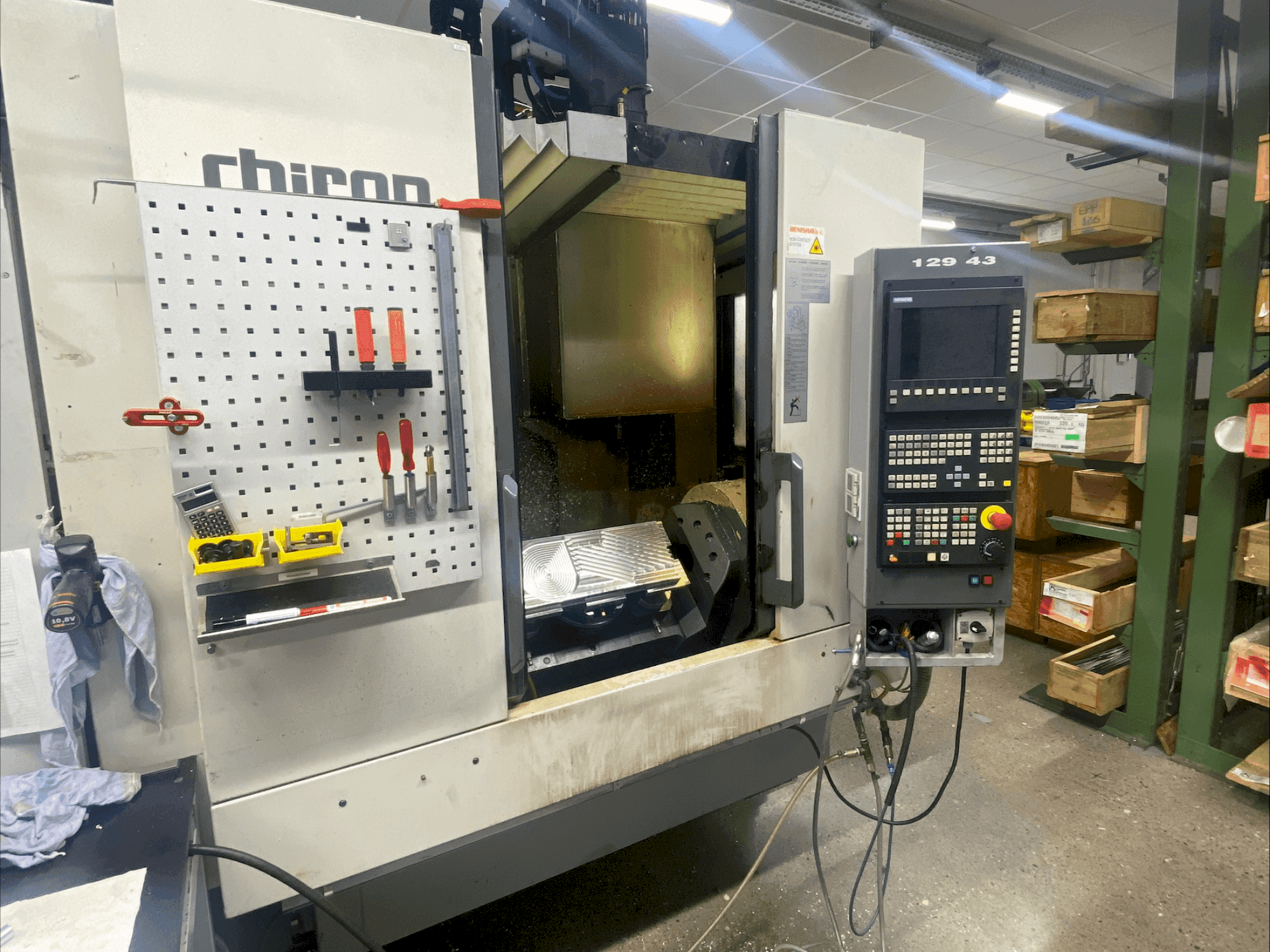 Vista Frontal da CHIRON FZ 15K S máquina