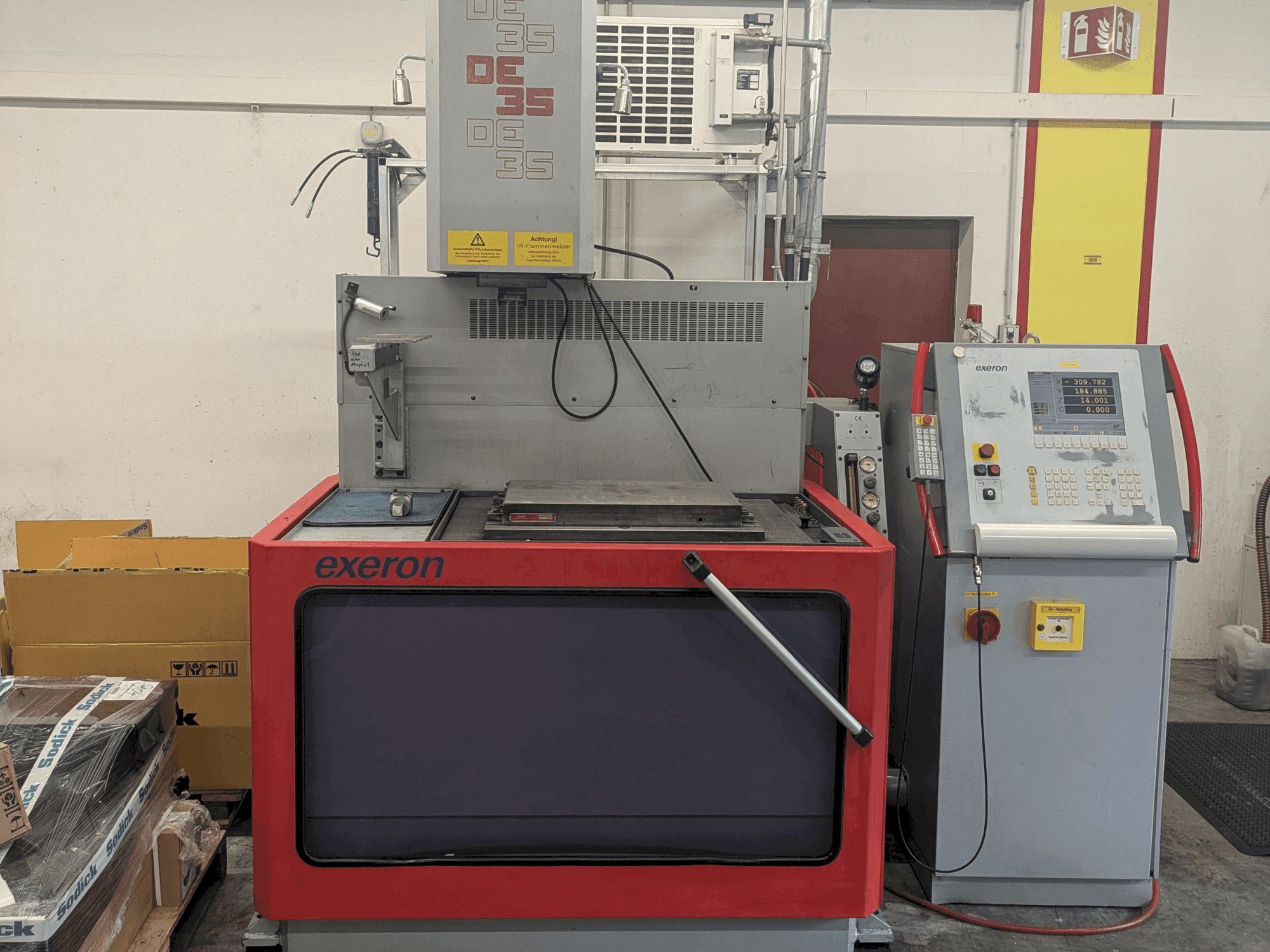 Vista Frontal da Exeron DE 35 CE máquina