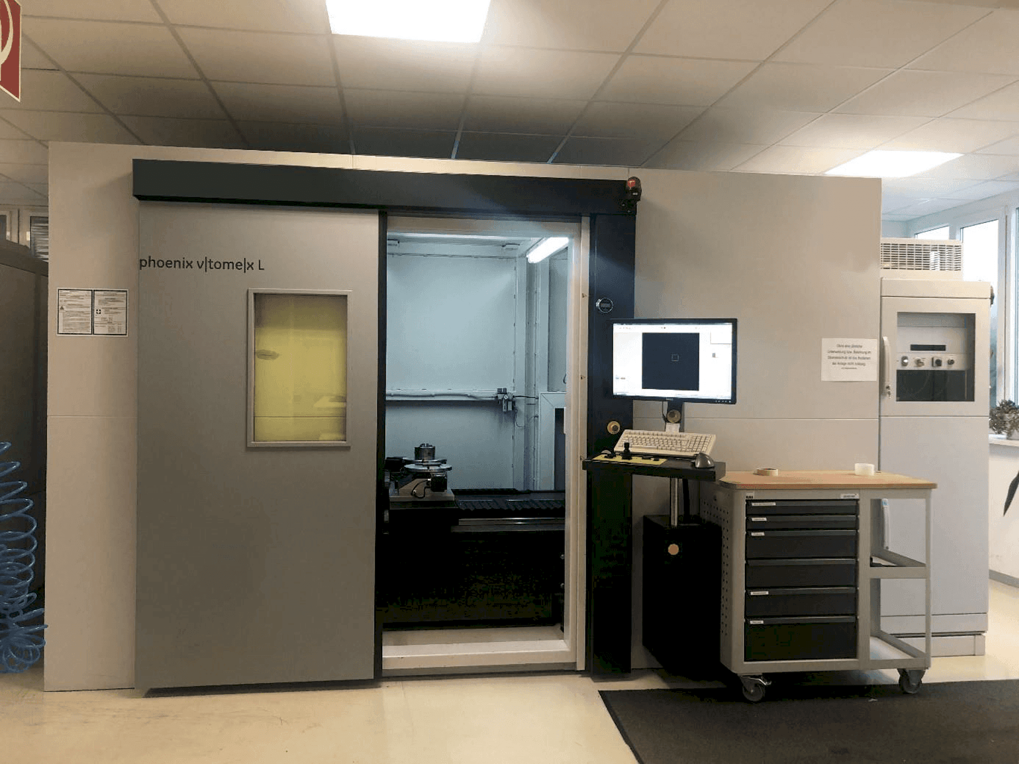 Vista Frontal da Phoenix V|tome|x L 240 máquina