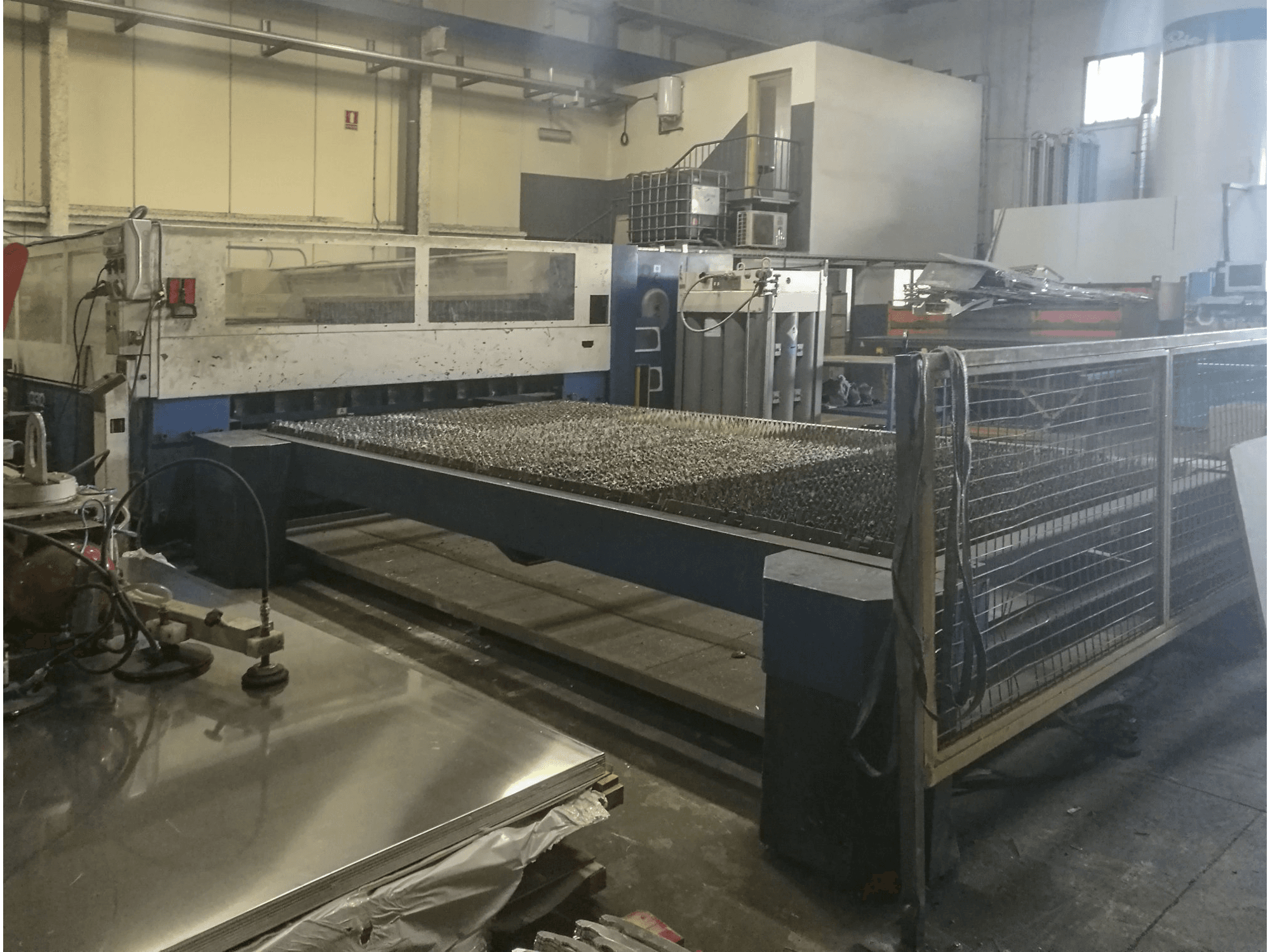Vista Esquerda da Trumpf Trumatic L4030 máquina