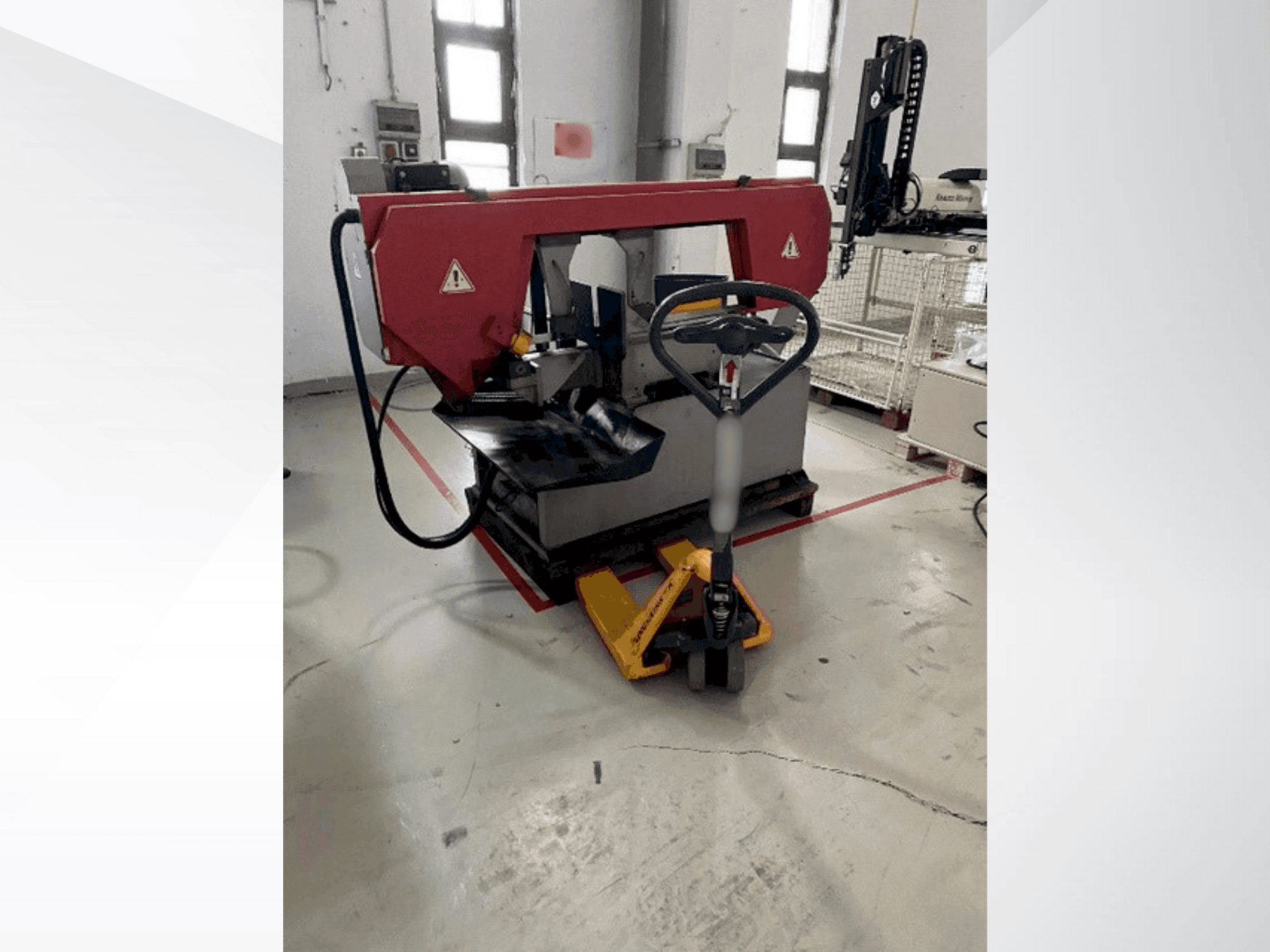 Vista Frontal da BOMAR STG 320 GM máquina