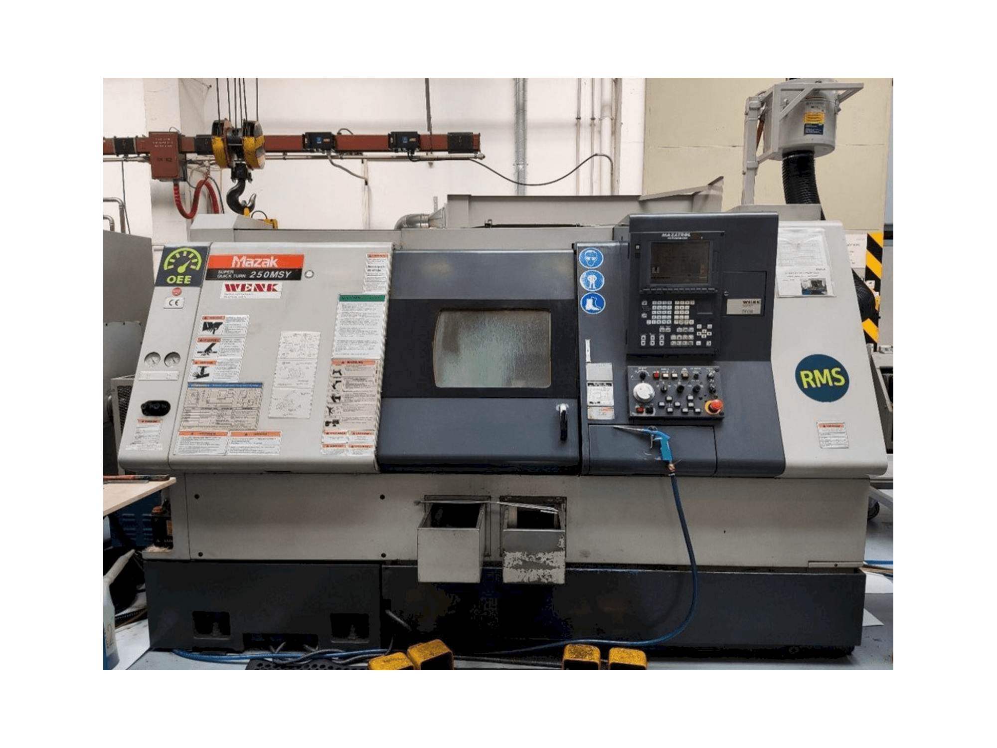 Vista Frontal da Mazak SQT-250 MSY máquina