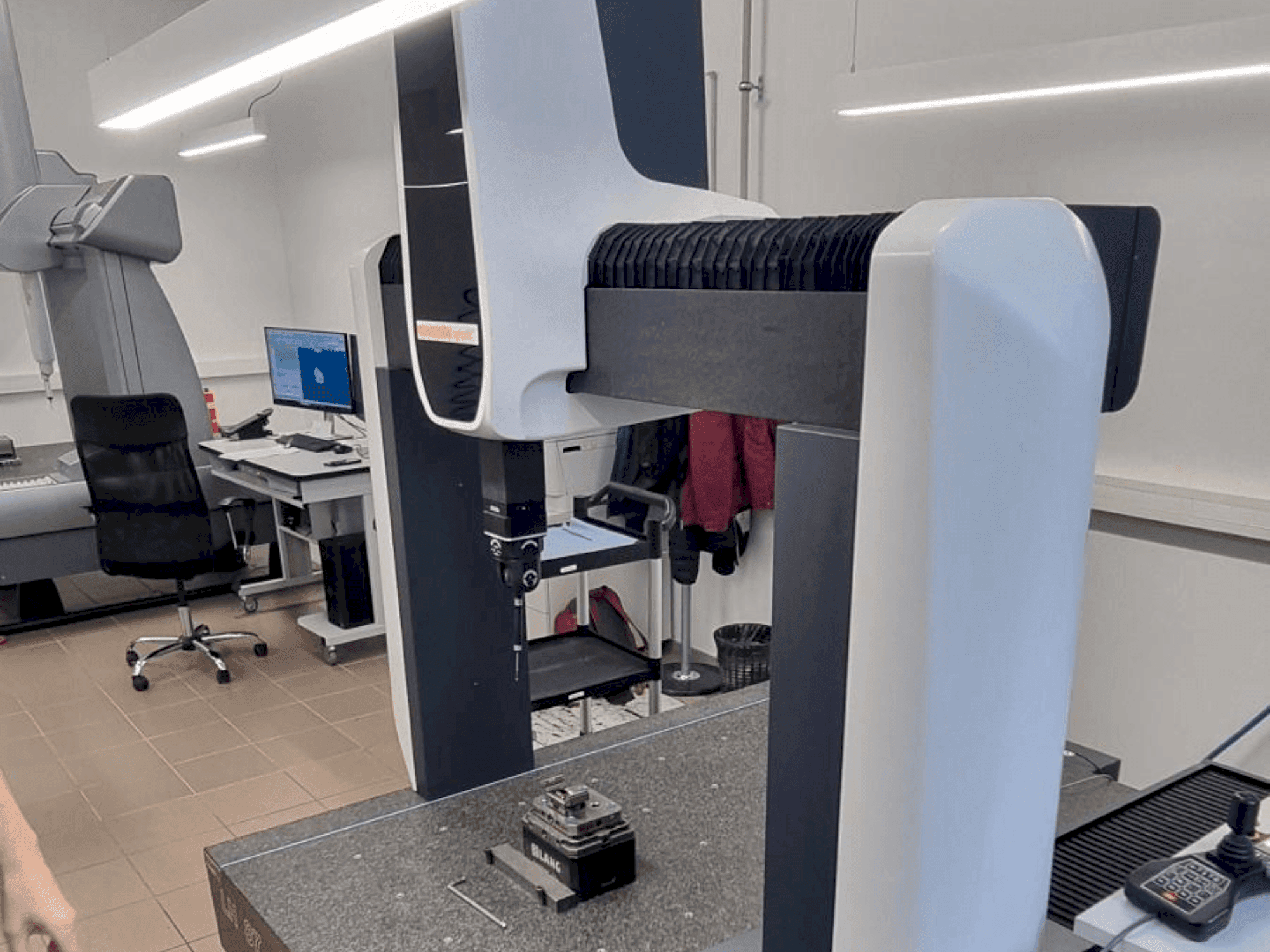 Vista Frontal da Wenzel LH87 máquina