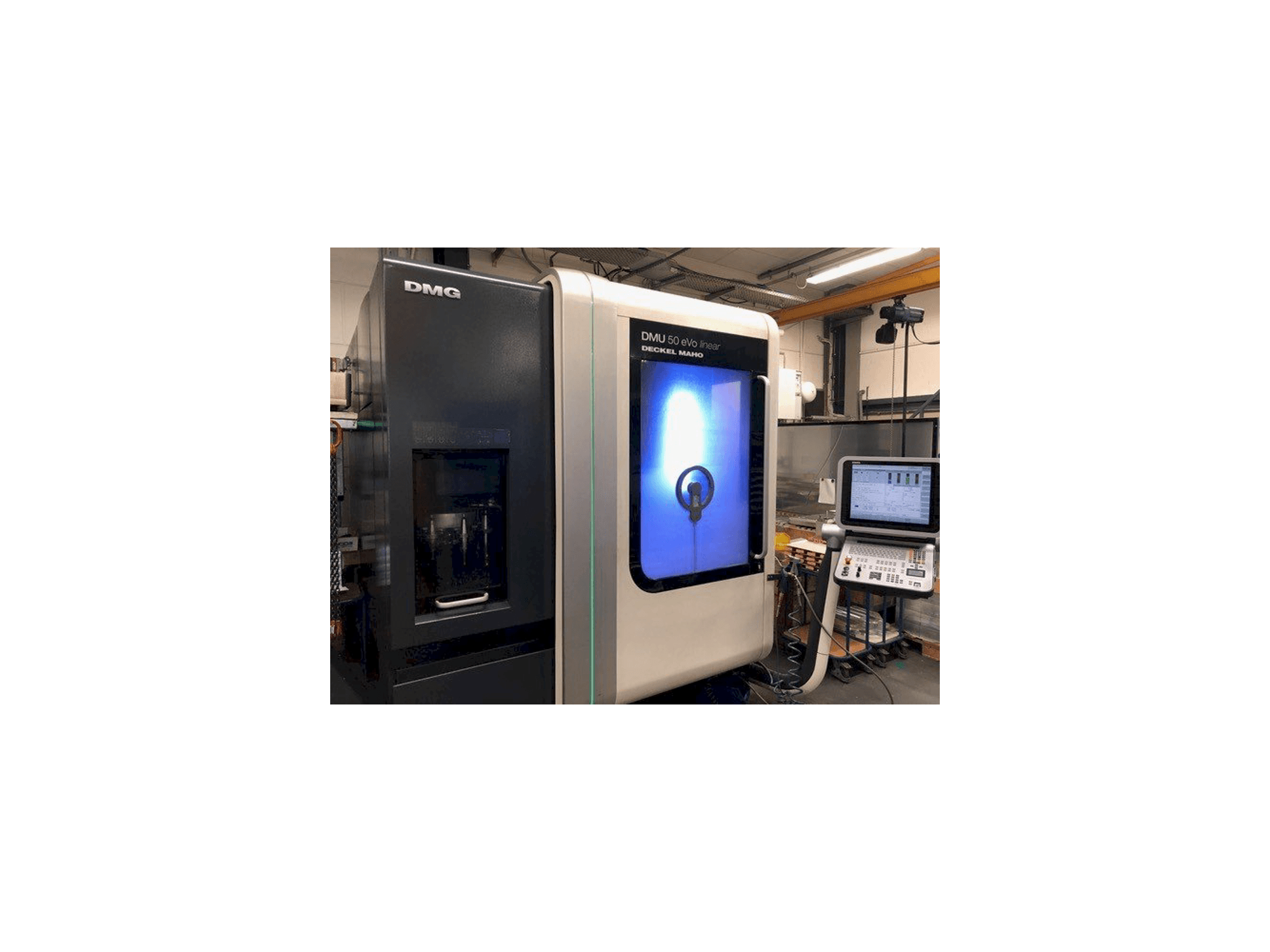 Vista Frontal da DECKEL MAHO DMU 50 eVo Linear máquina