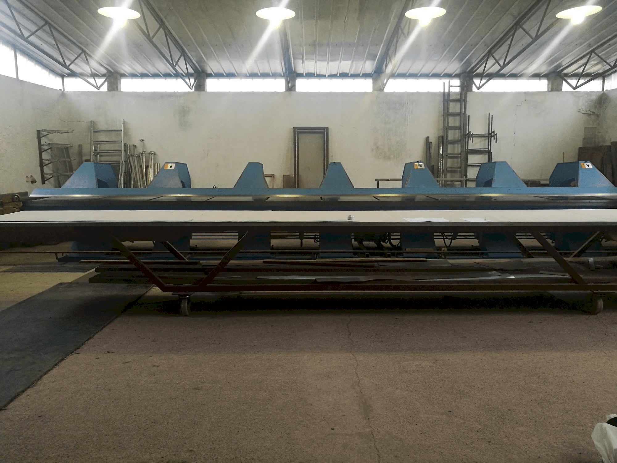 Vista Frontal da Jorns Norma Line 125 SM CNC 400-10 máquina