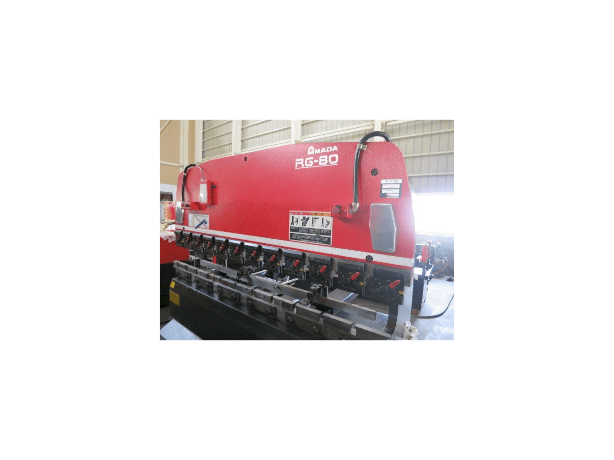 Vista Frontal da AMADA RG-80 ABG máquina