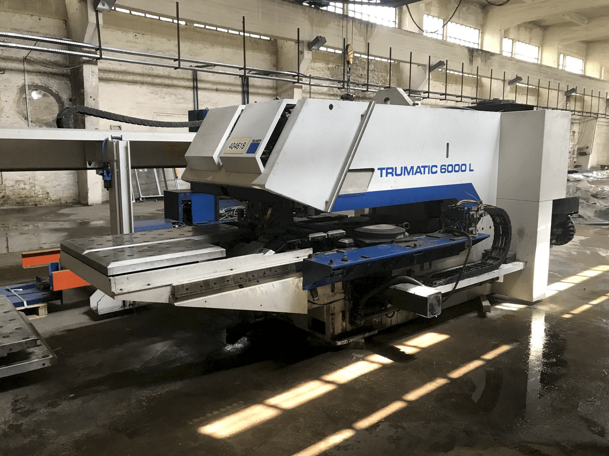 Vista Frontal da Trumpf TRUMATIC 6000 L (2002) máquina