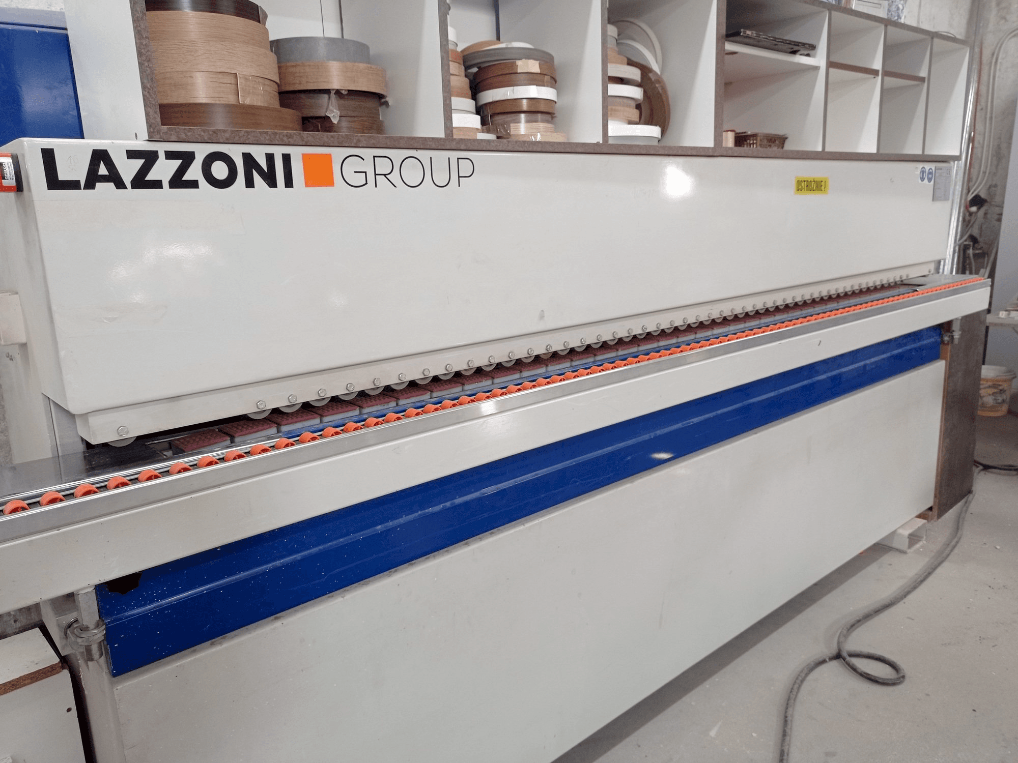 Vista Frontal da LAZZONI K400 máquina