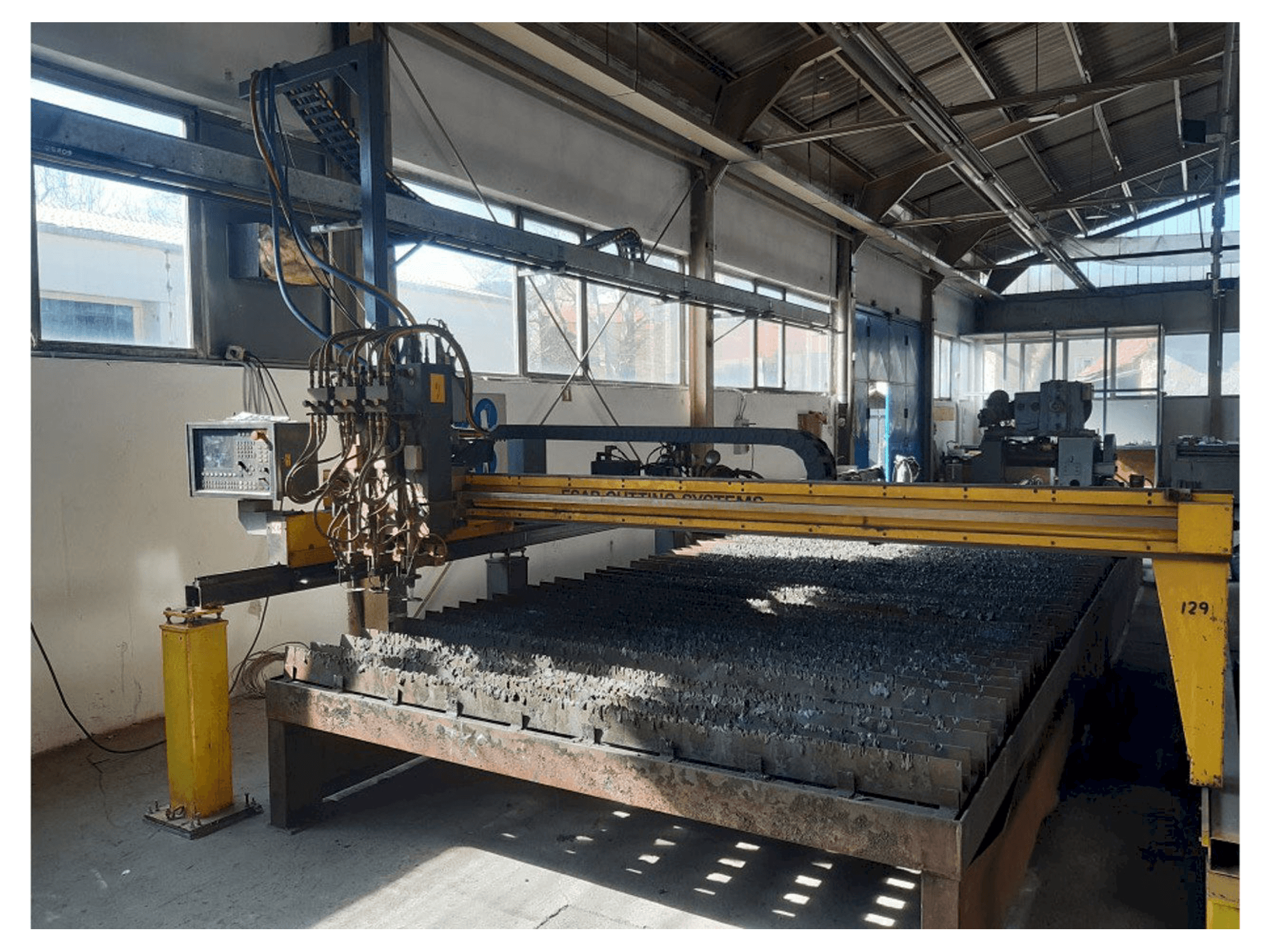 Vista Frontal da ESAB CXC-P3500 máquina