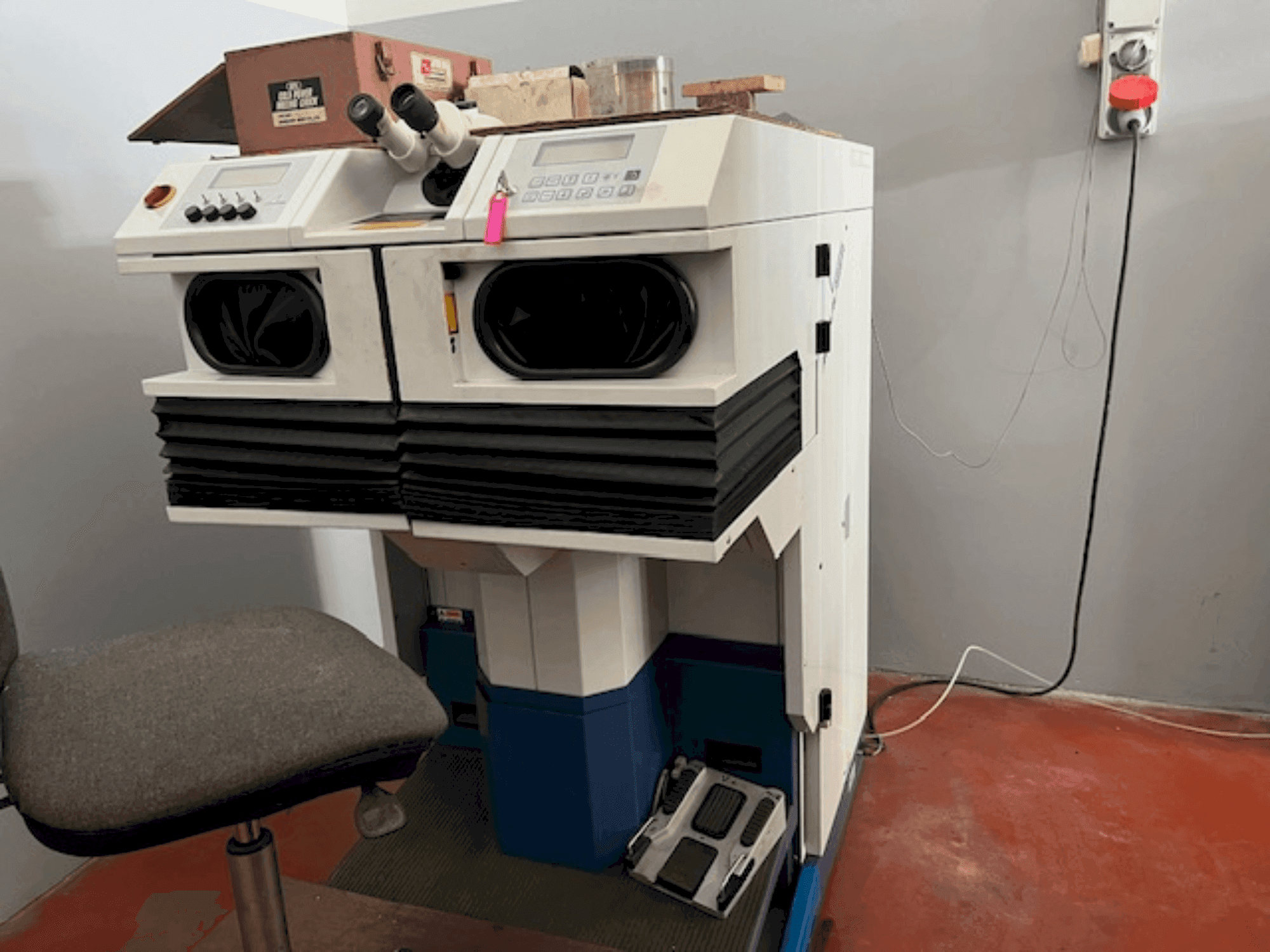 Vista Frontal da ALPHA LASER ALW 150 máquina