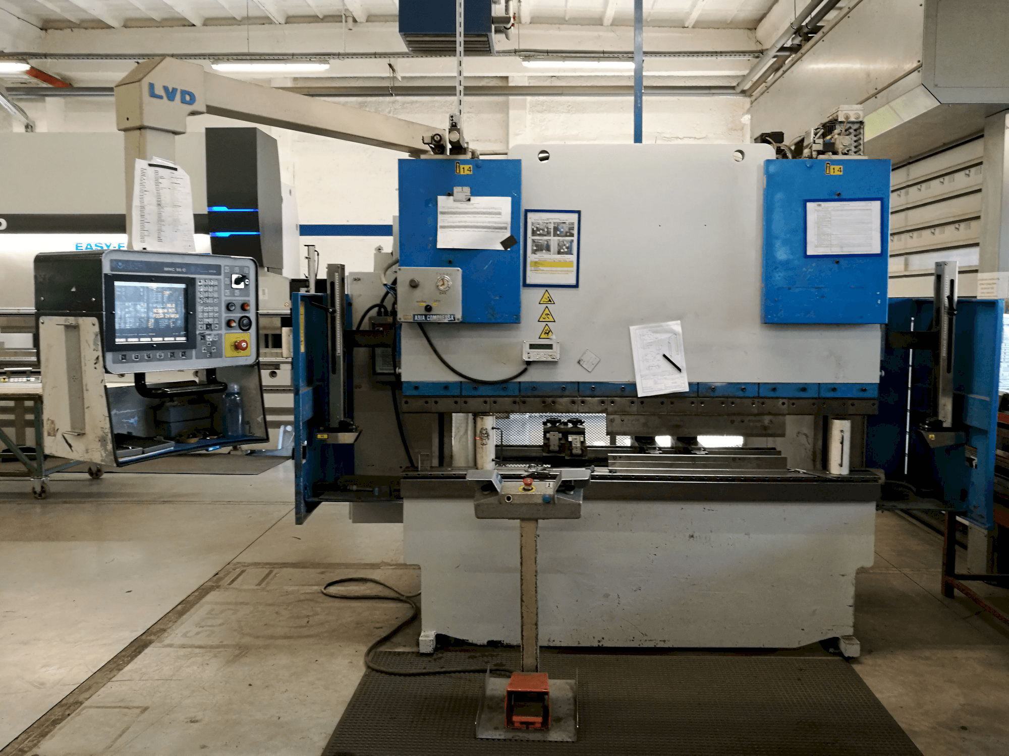 Vista Frontal da LVD PPEB 50/20 MNC 95 máquina