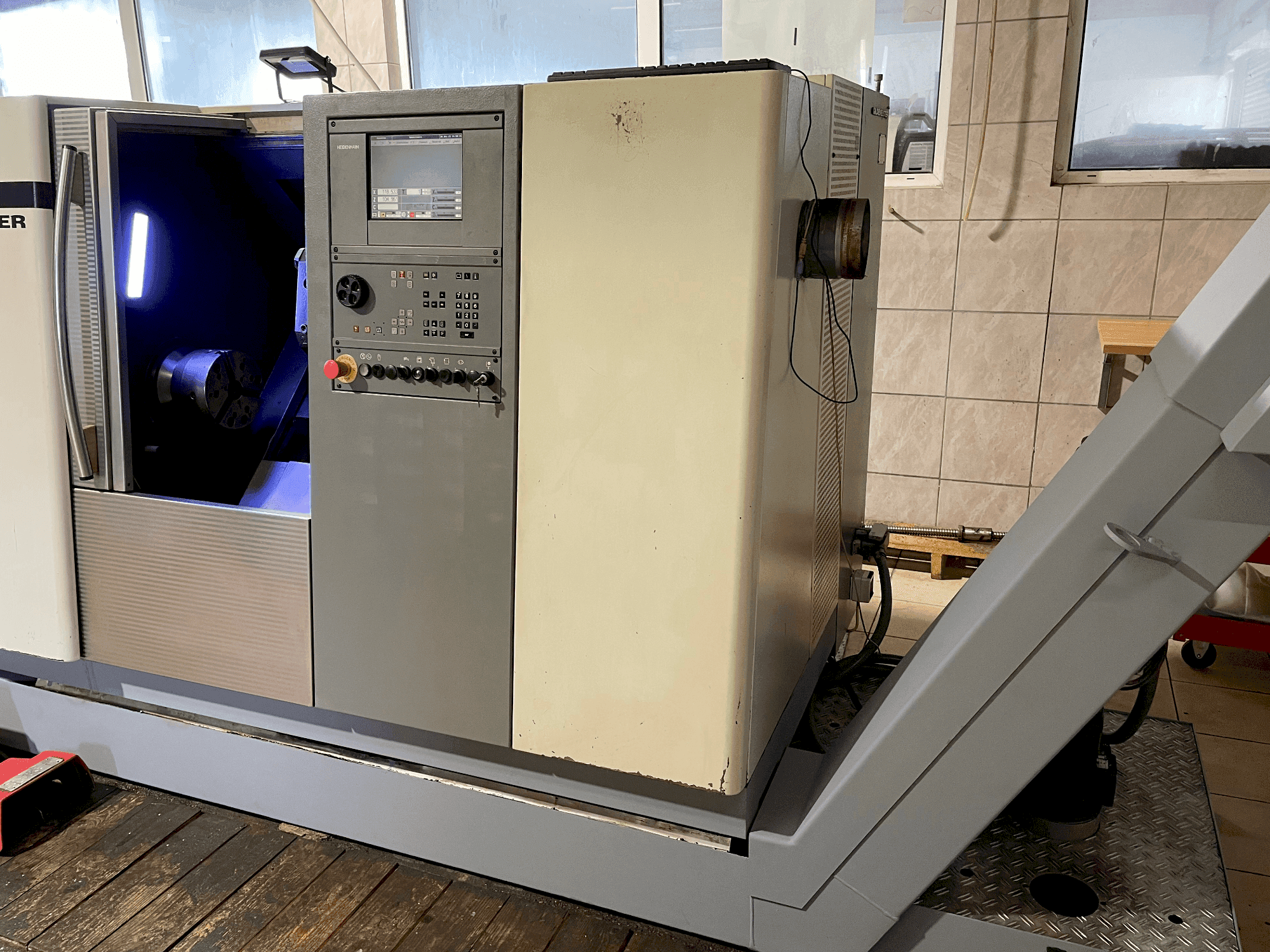 Vista Frontal da Gildemeister CTX 310 V3 máquina