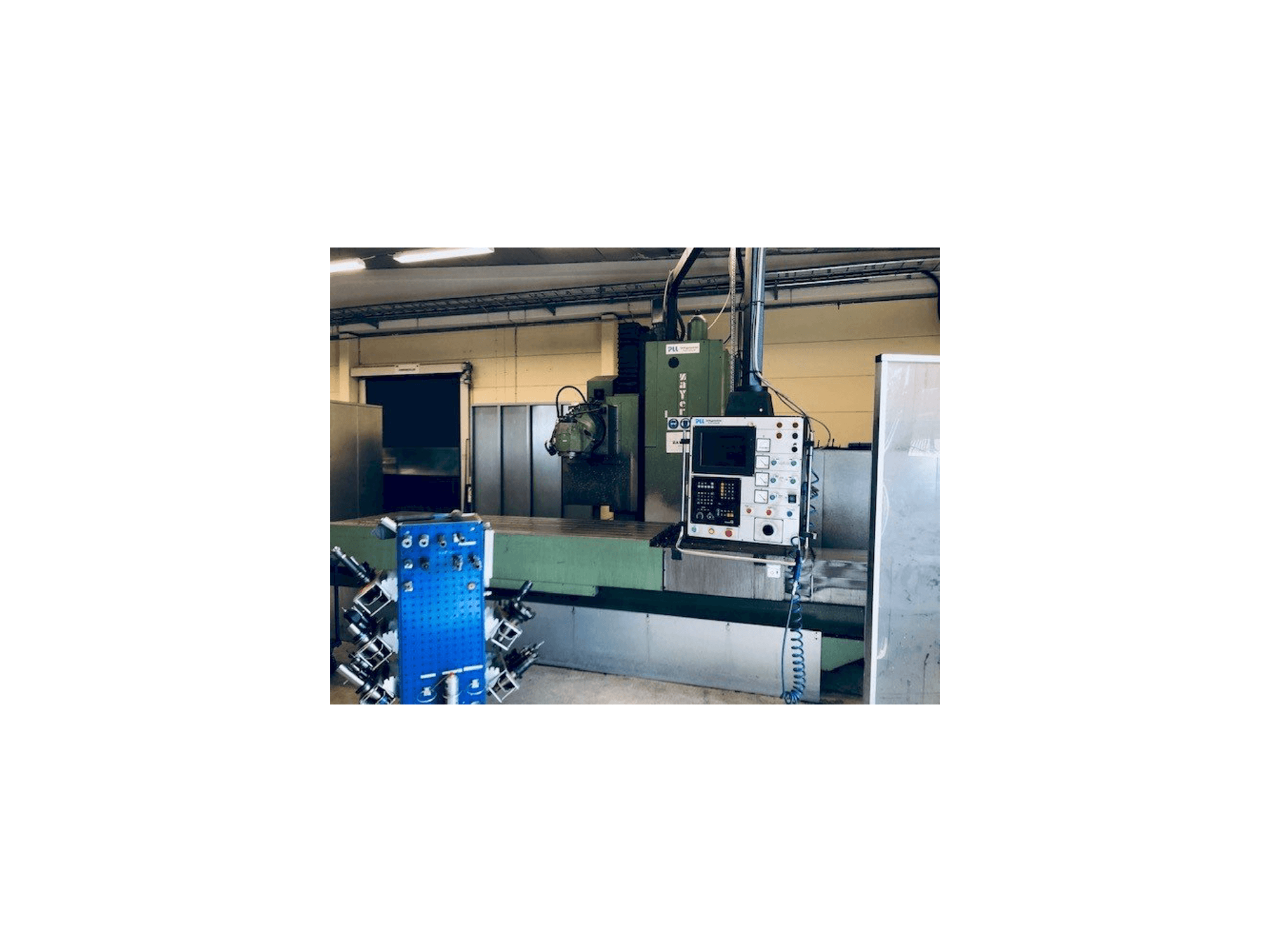 Vista Frontal da Zayer KF 3000 máquina