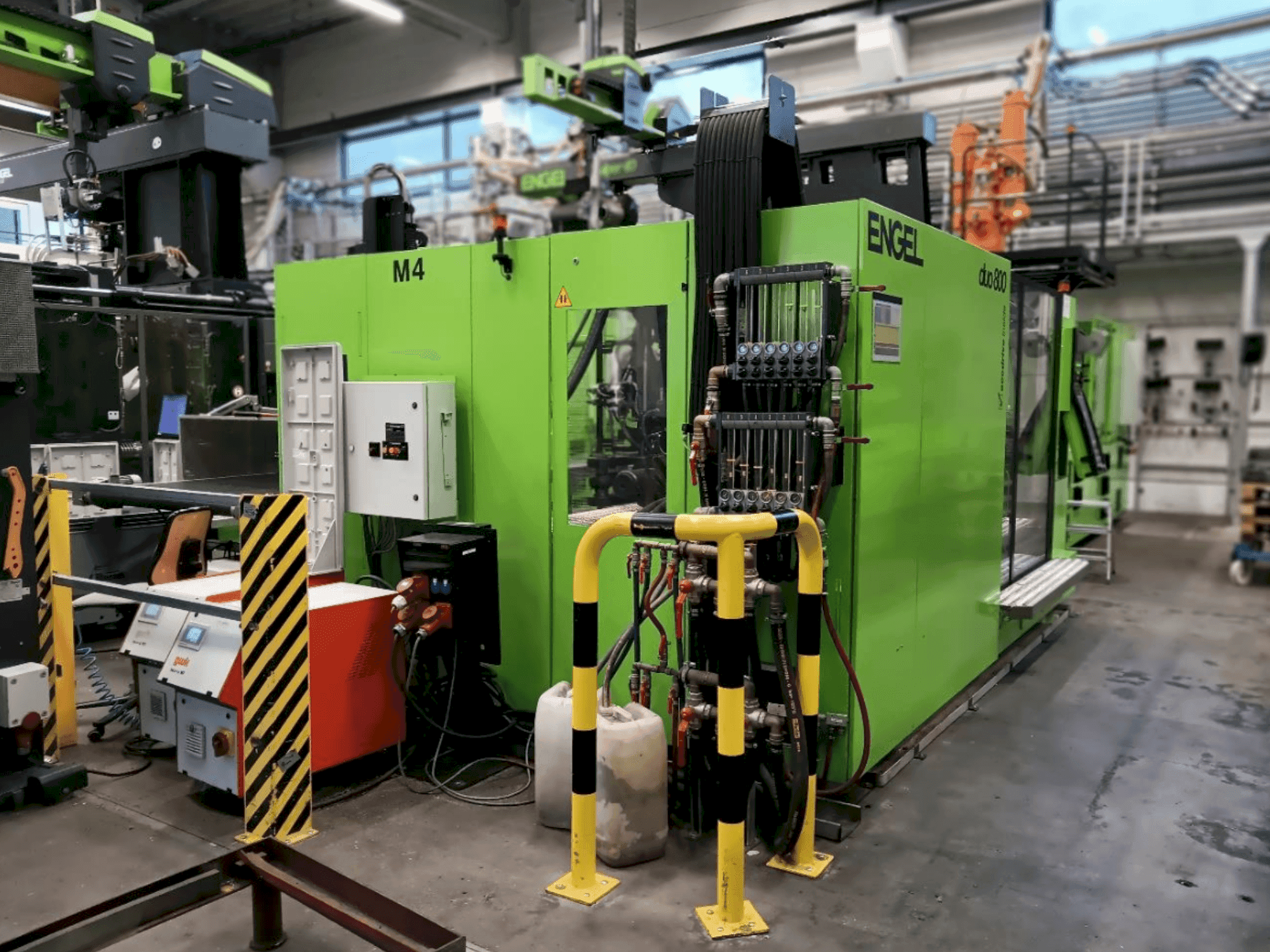 Vista Esquerda da Engel Duo 11050/800 máquina