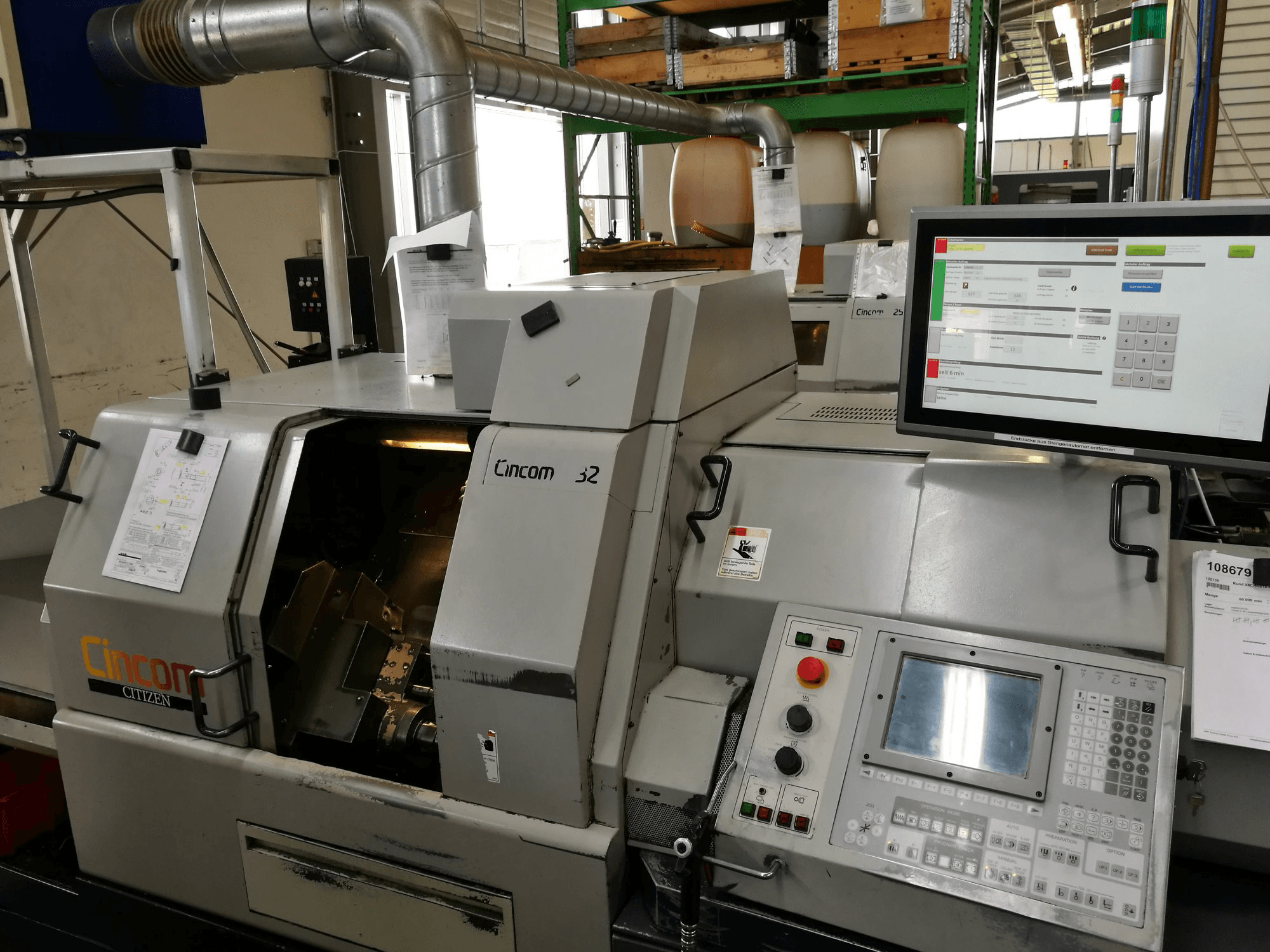 Vista Frontal da CITIZEN CINCOM L32 máquina